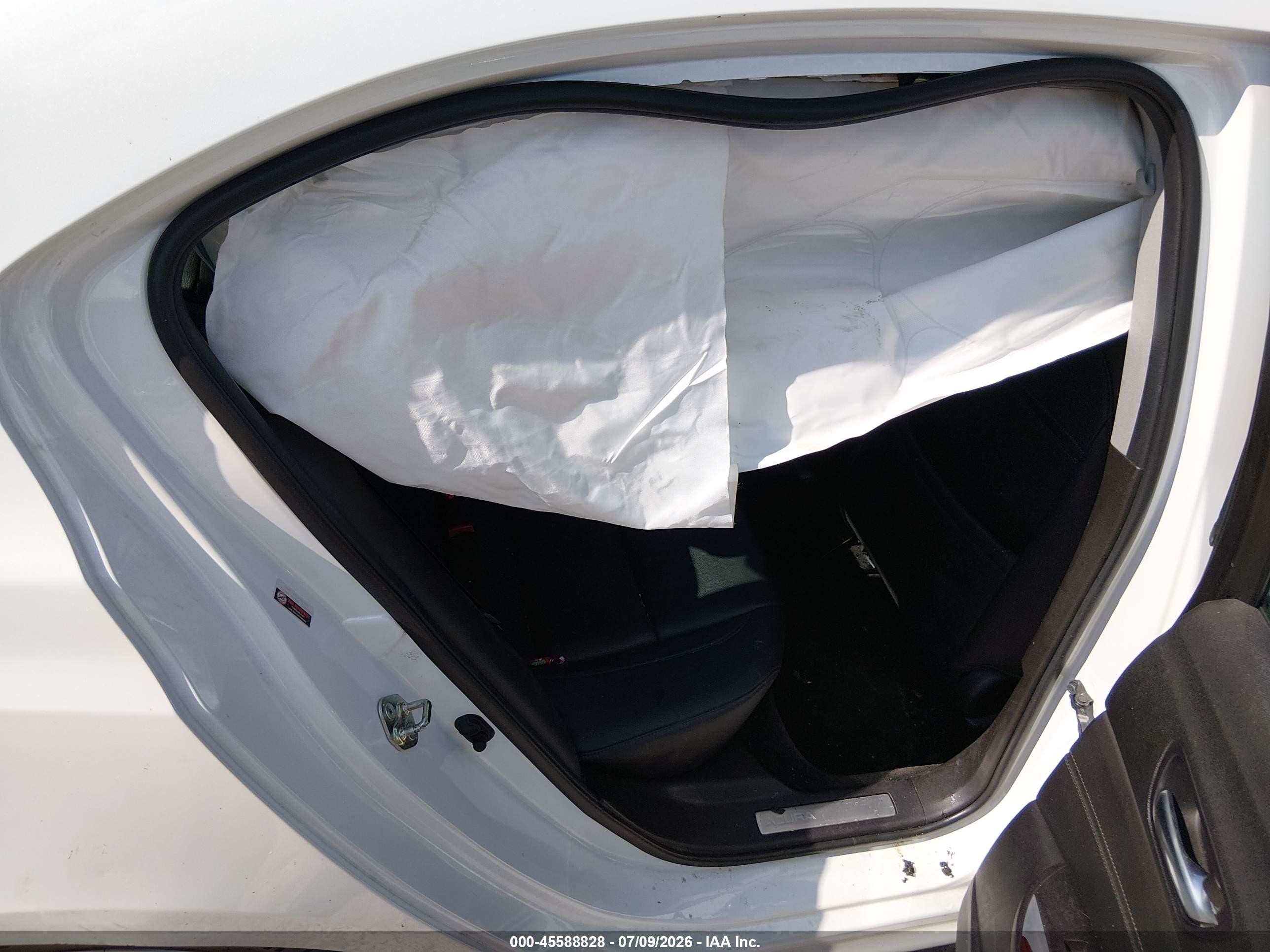 2015 Acura Tlx   White vin: 19UUB1F32FA017468