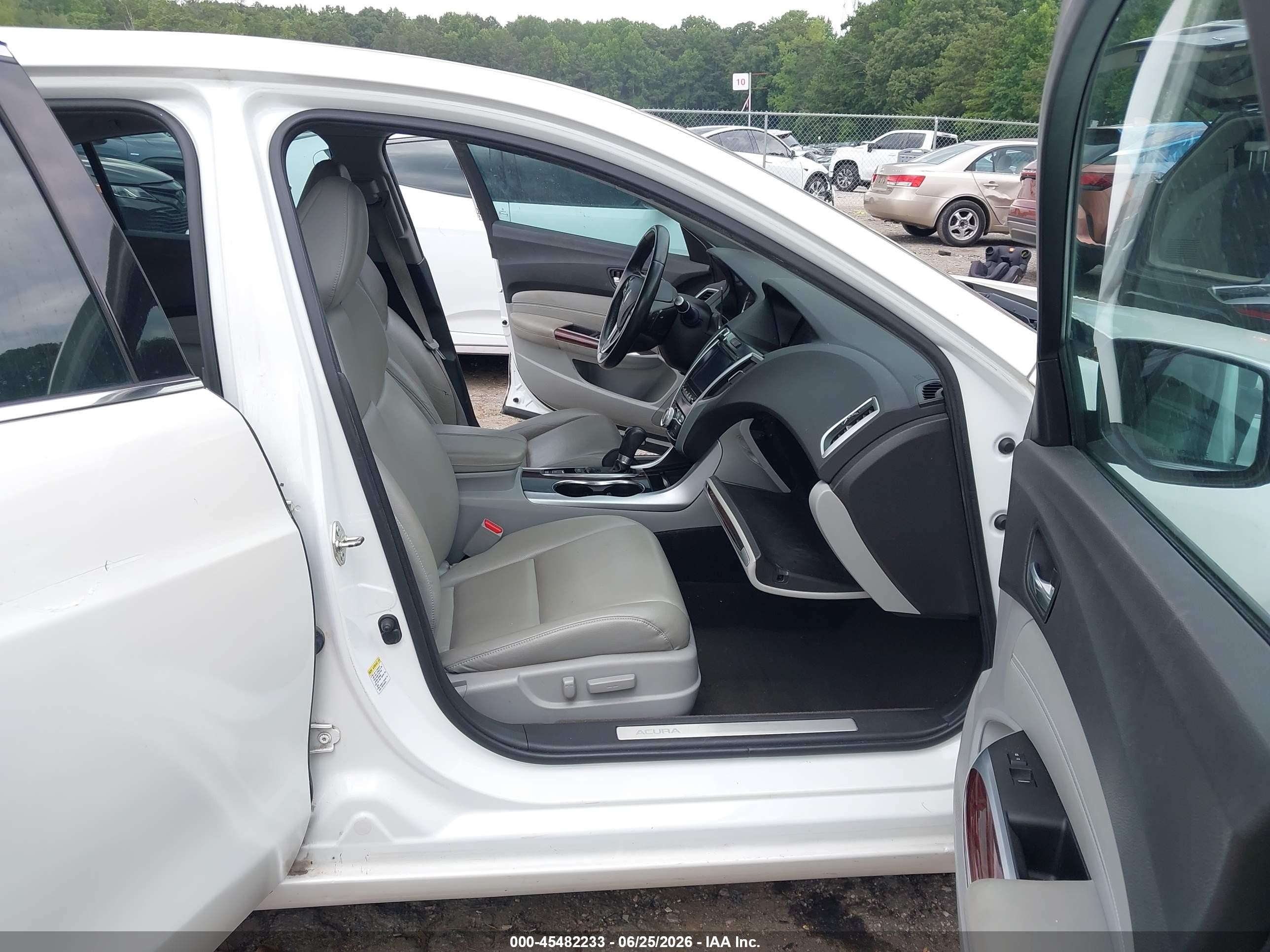 2015 Acura Tlx   Белый vin: 19UUB1F3XFA024202