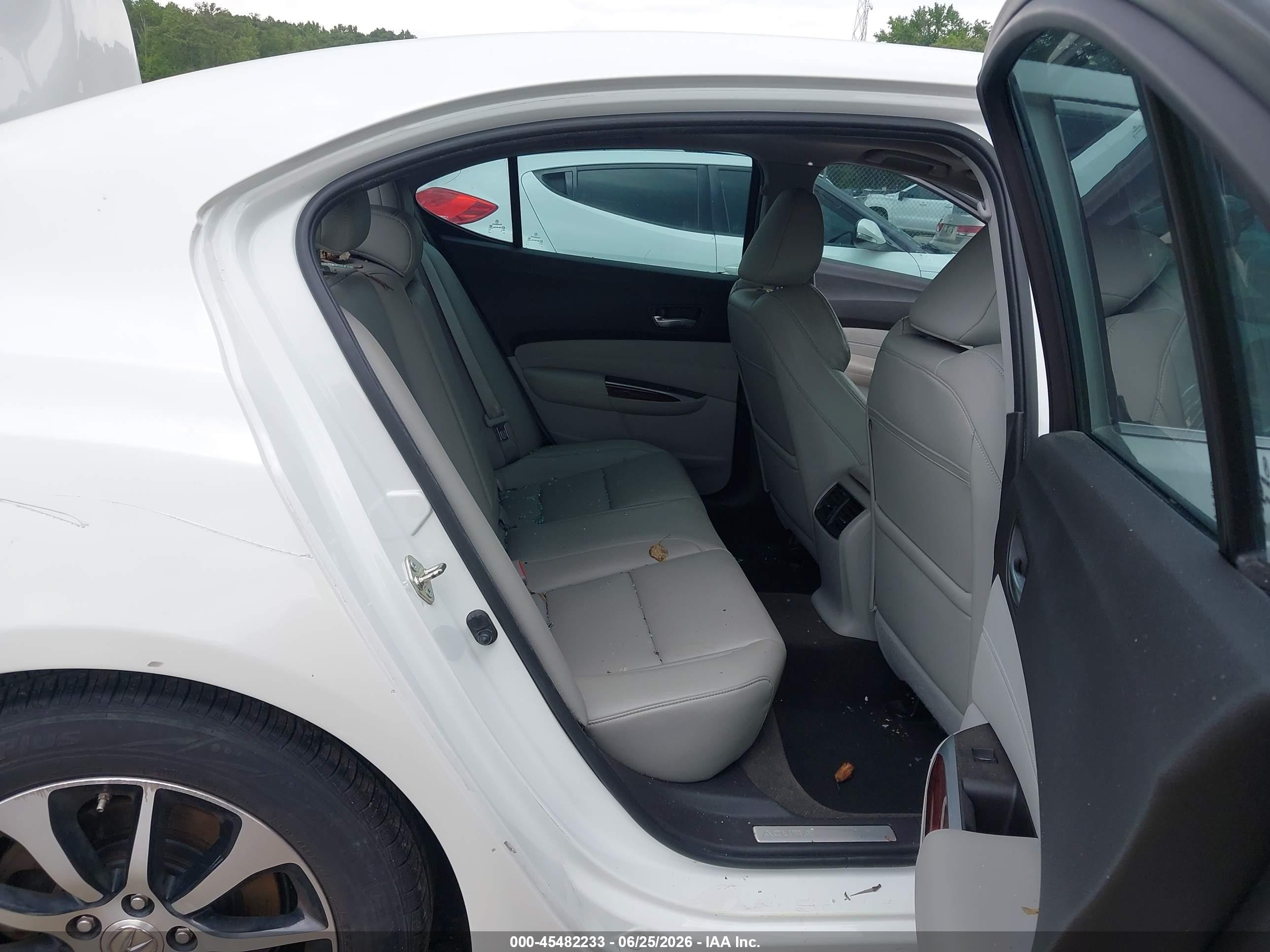 2015 Acura Tlx   Белый vin: 19UUB1F3XFA024202