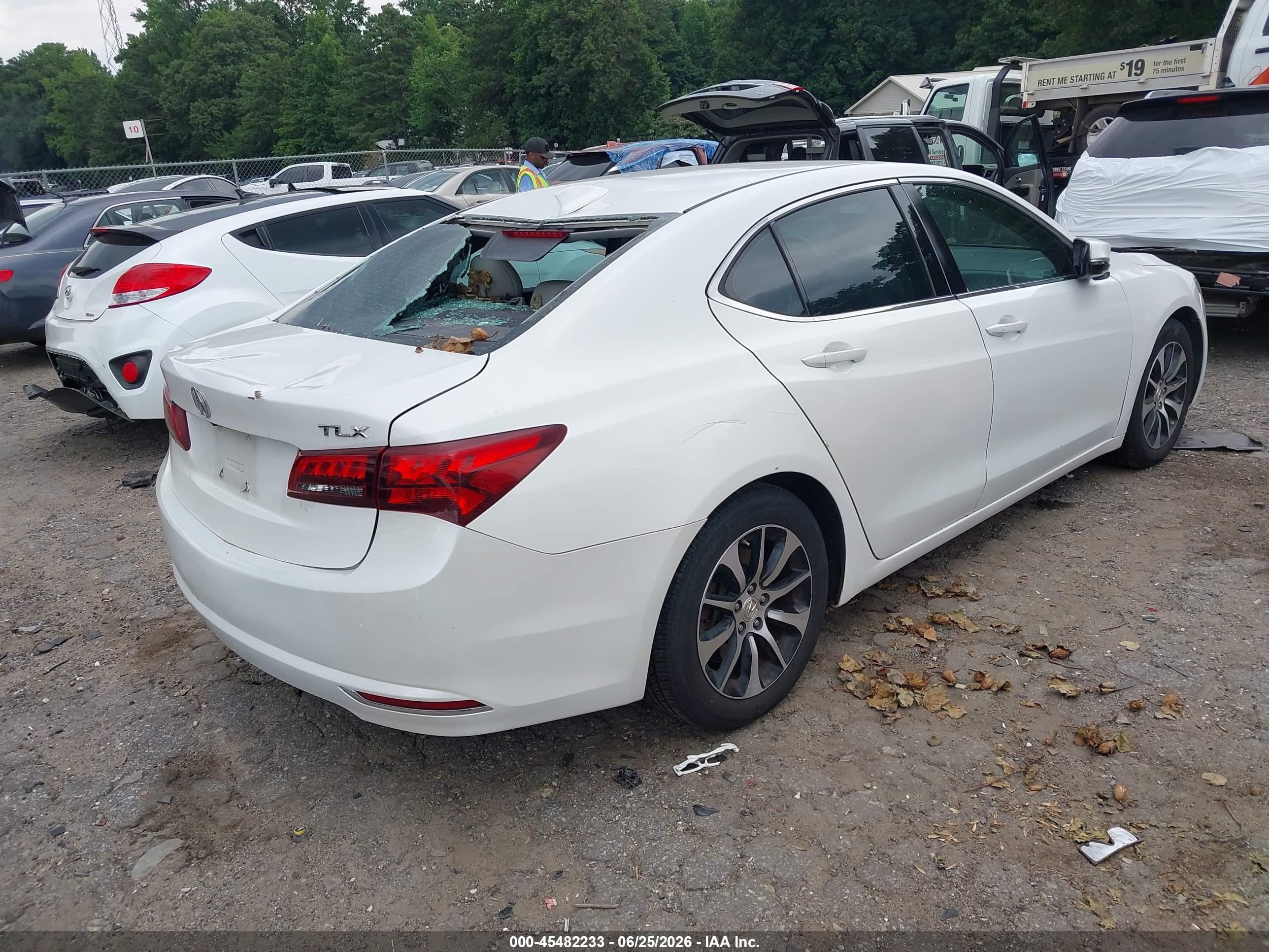 2015 Acura Tlx   Белый vin: 19UUB1F3XFA024202