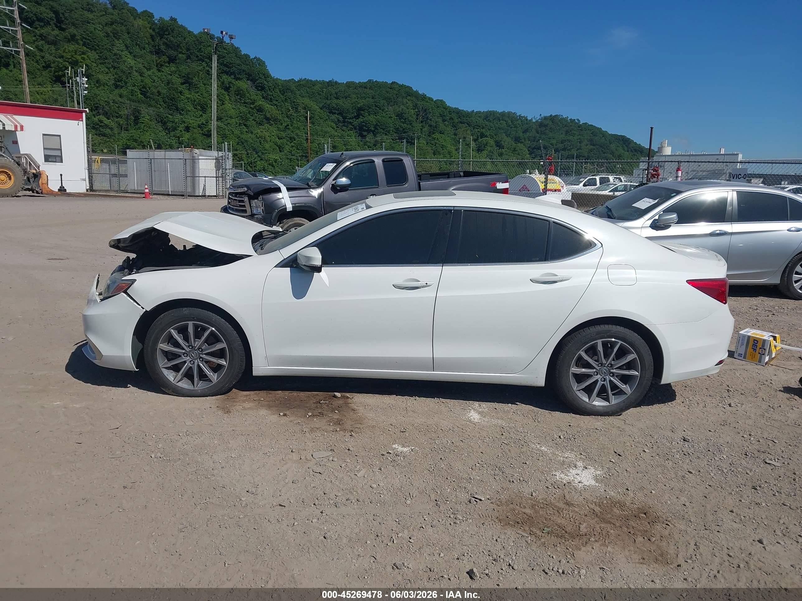 2018 Acura Tlx Tech Pkg White vin: 19UUB1F57JA002538