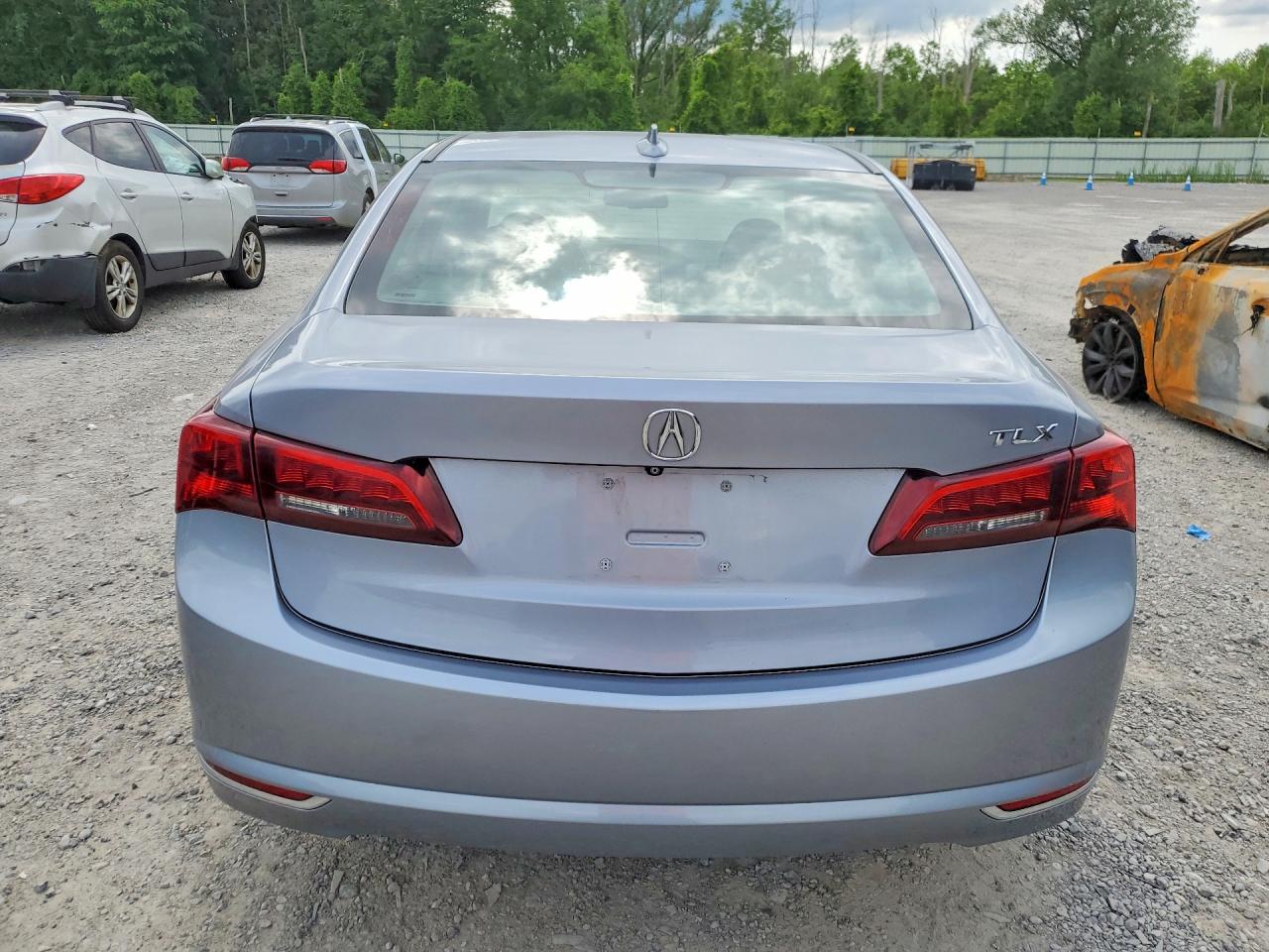 2015 Acura Tlx Silver vin: 19UUB2F36FA010609