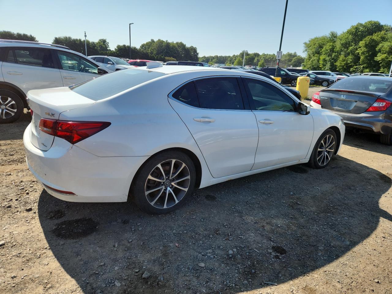 2015 Acura Tlx Tech White vin: 19UUB3F54FA000913 Damage: Right Qtr Panel, Chipped, 3