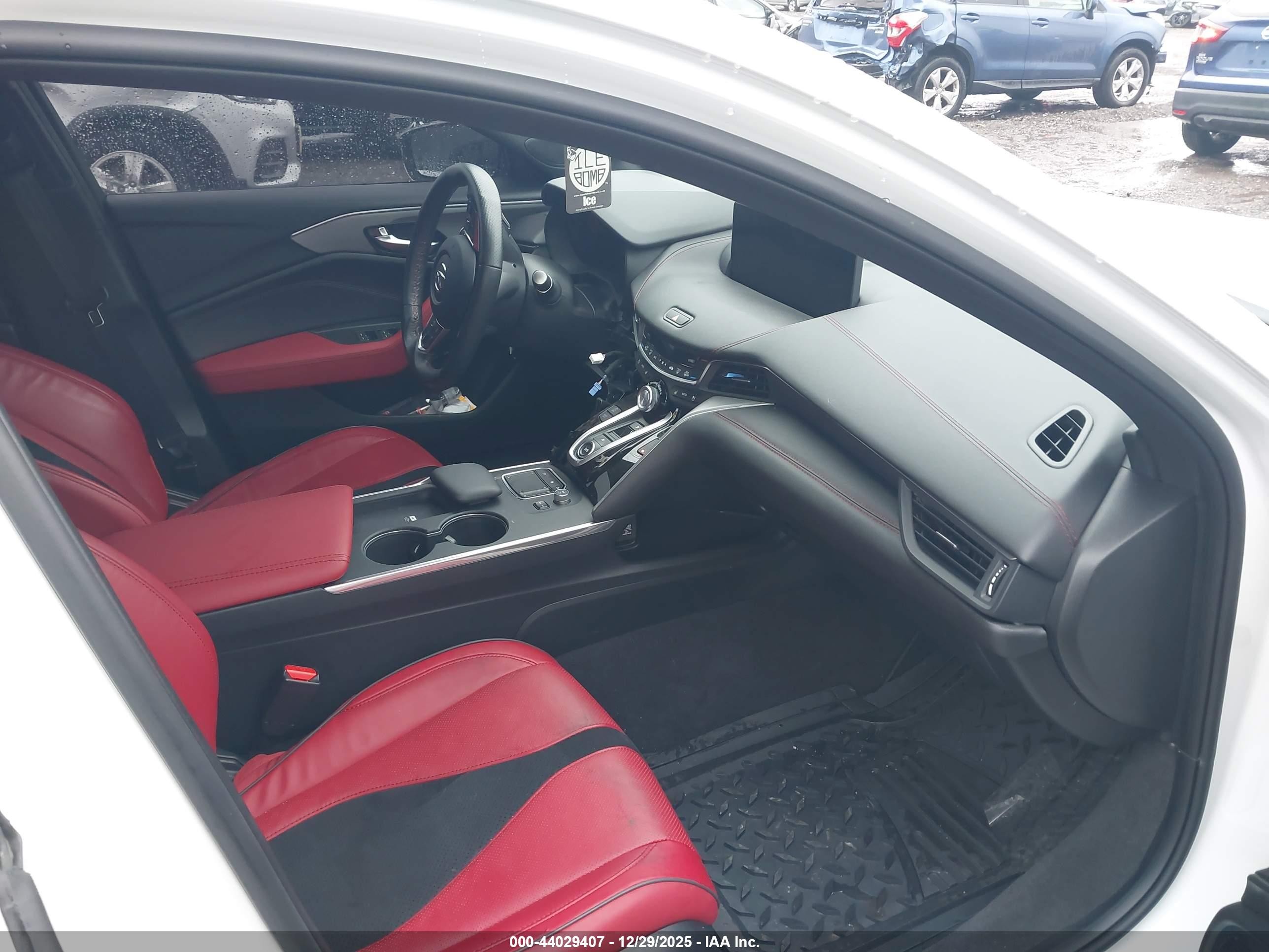 2025 Acura Tlx A-spec Package Белый vin: 19UUB6F5XSA000457