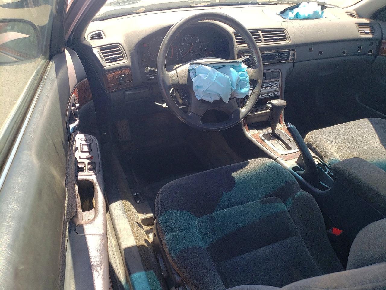 1998 Acura 2.3cl Silver vin: 19UYA3245WL008637