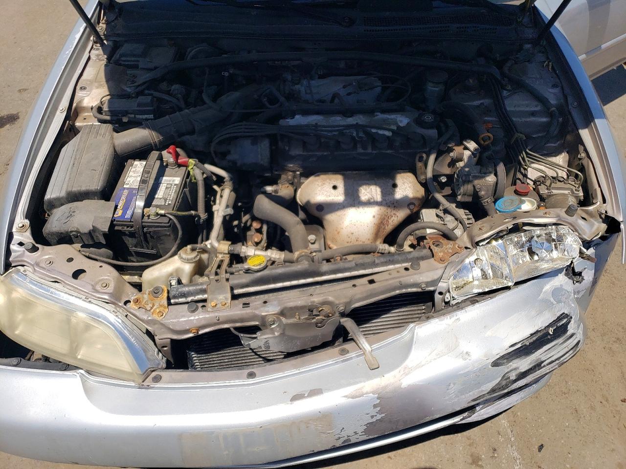 1998 Acura 2.3cl Silver vin: 19UYA3245WL008637