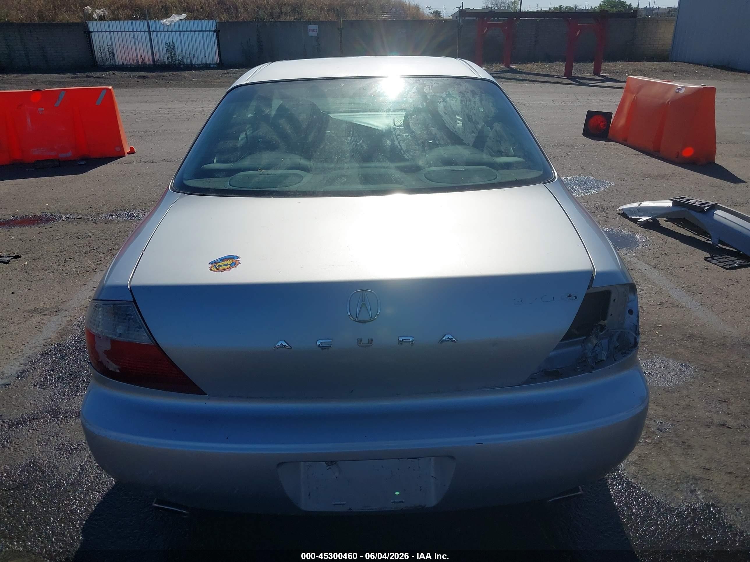 2003 Acura Cl 3.2 Silver vin: 19UYA424X3A006539