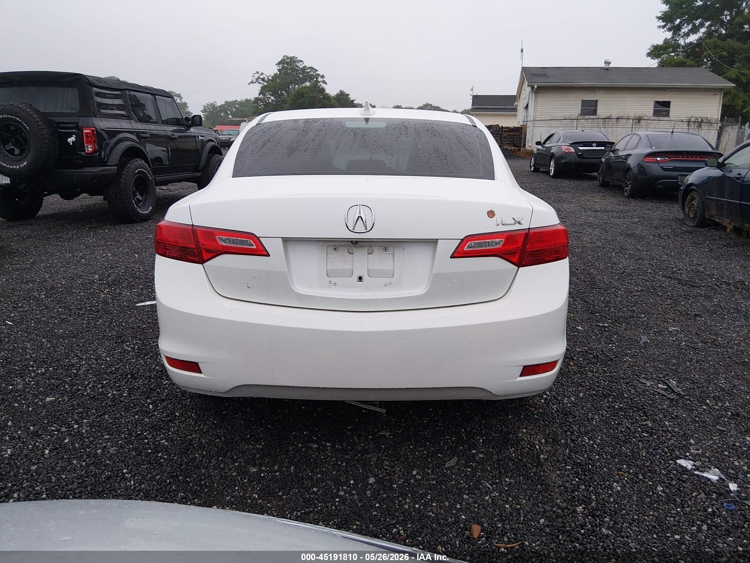 2014 Acura Ilx 2.0l White vin: 19VDE1F32EE001684