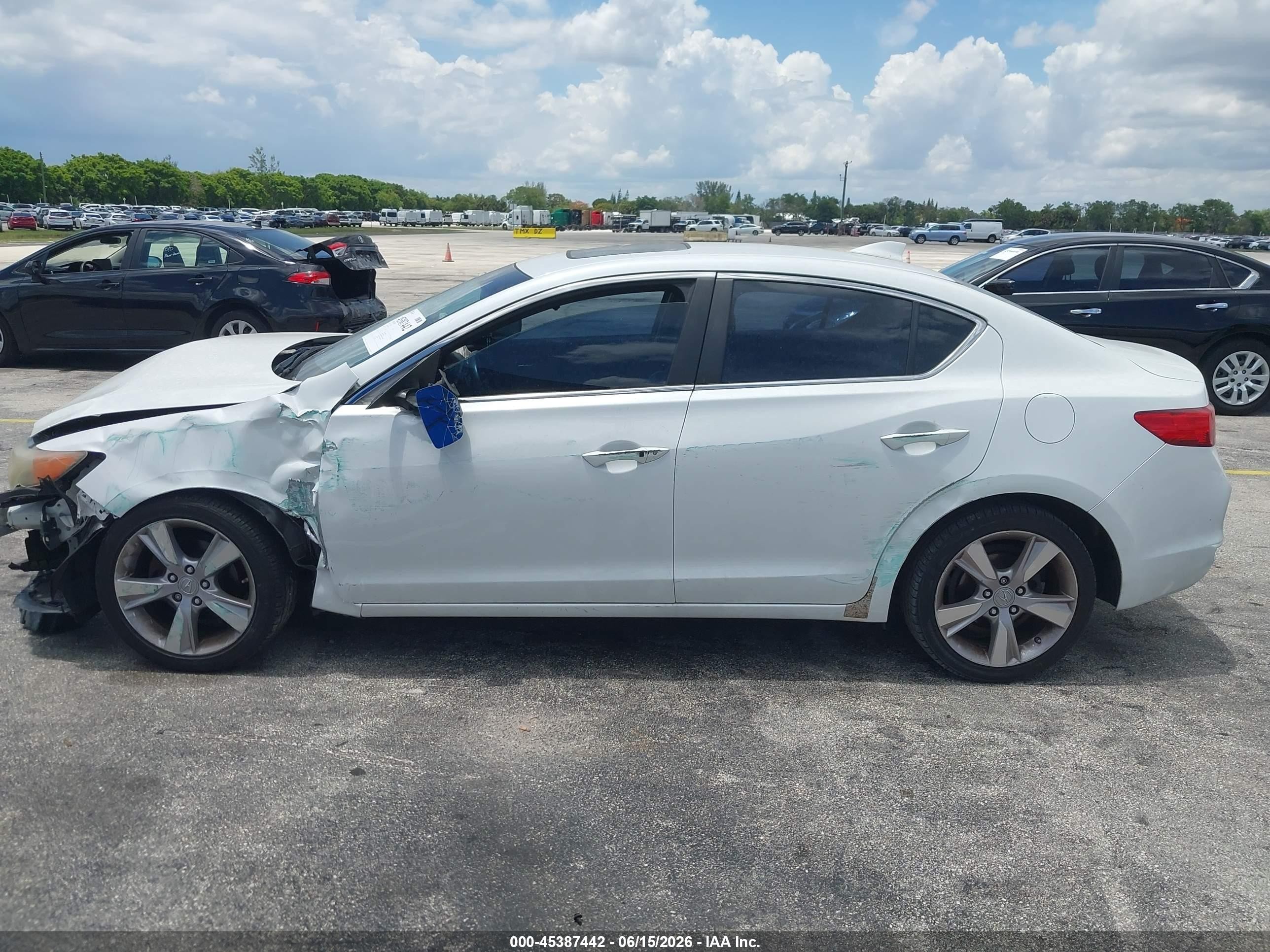 2014 Acura Ilx 2.0l White vin: 19VDE1F34EE010144