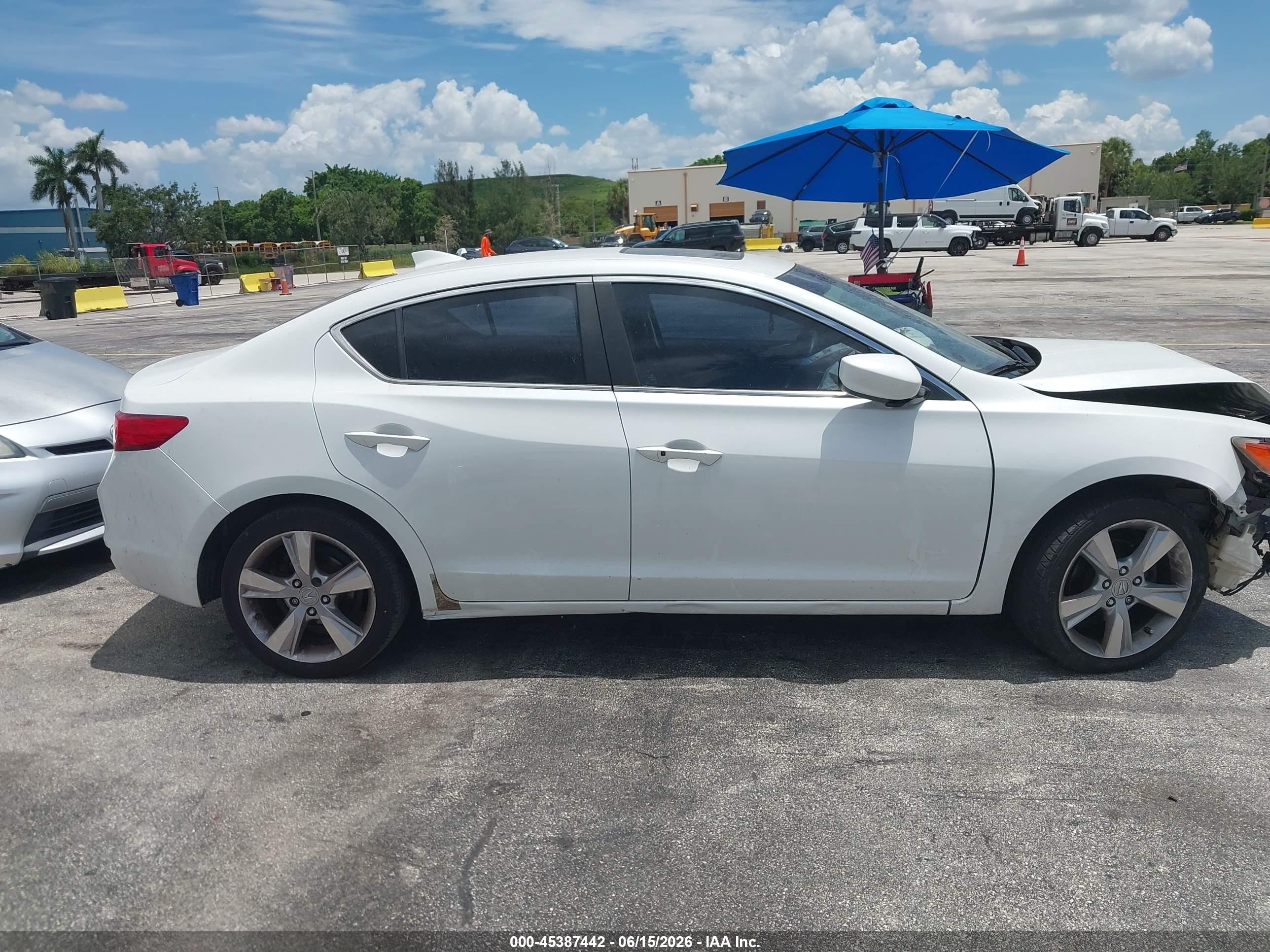 2014 Acura Ilx 2.0l White vin: 19VDE1F34EE010144