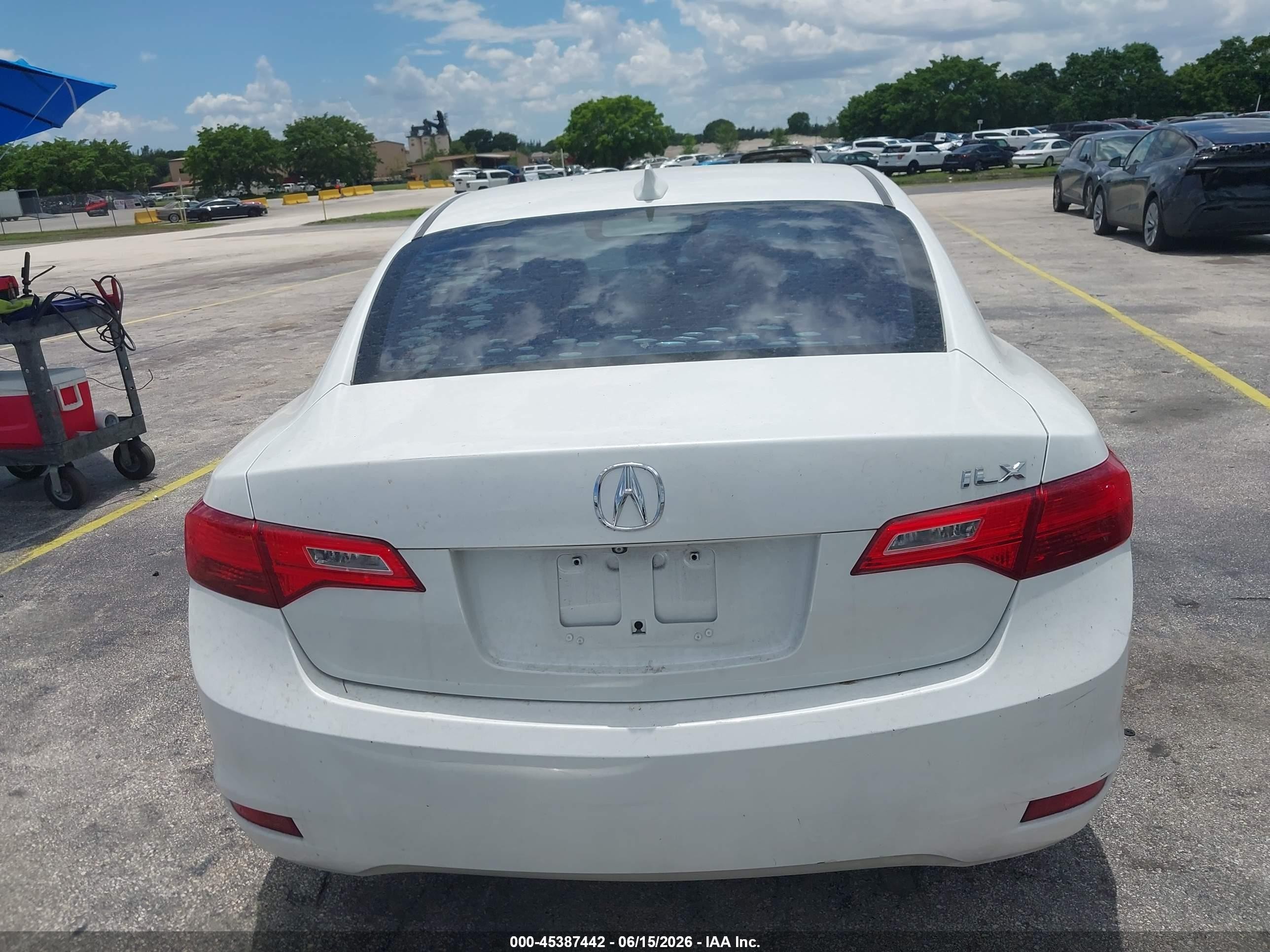 2014 Acura Ilx 2.0l White vin: 19VDE1F34EE010144