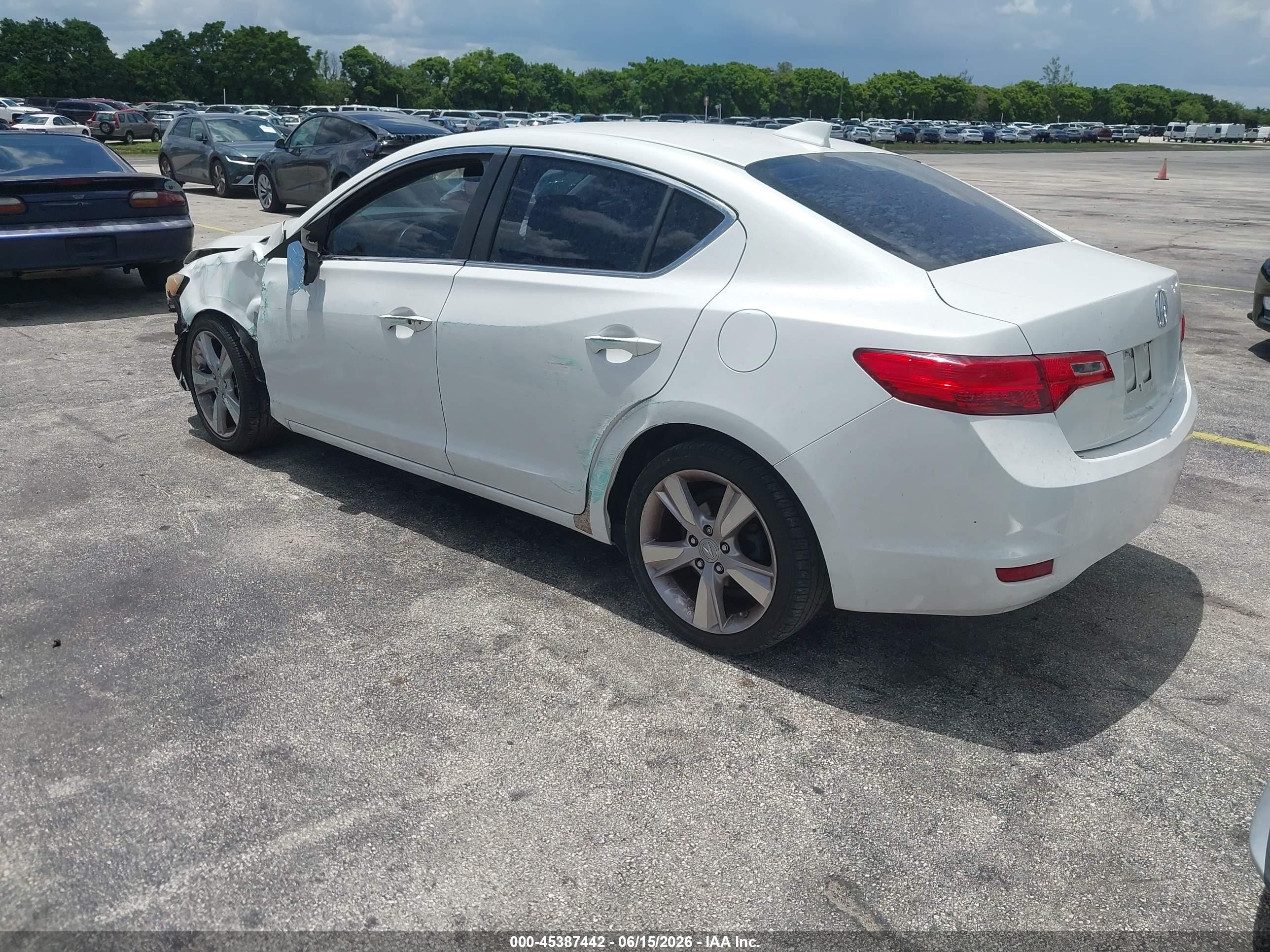 2014 Acura Ilx 2.0l White vin: 19VDE1F34EE010144