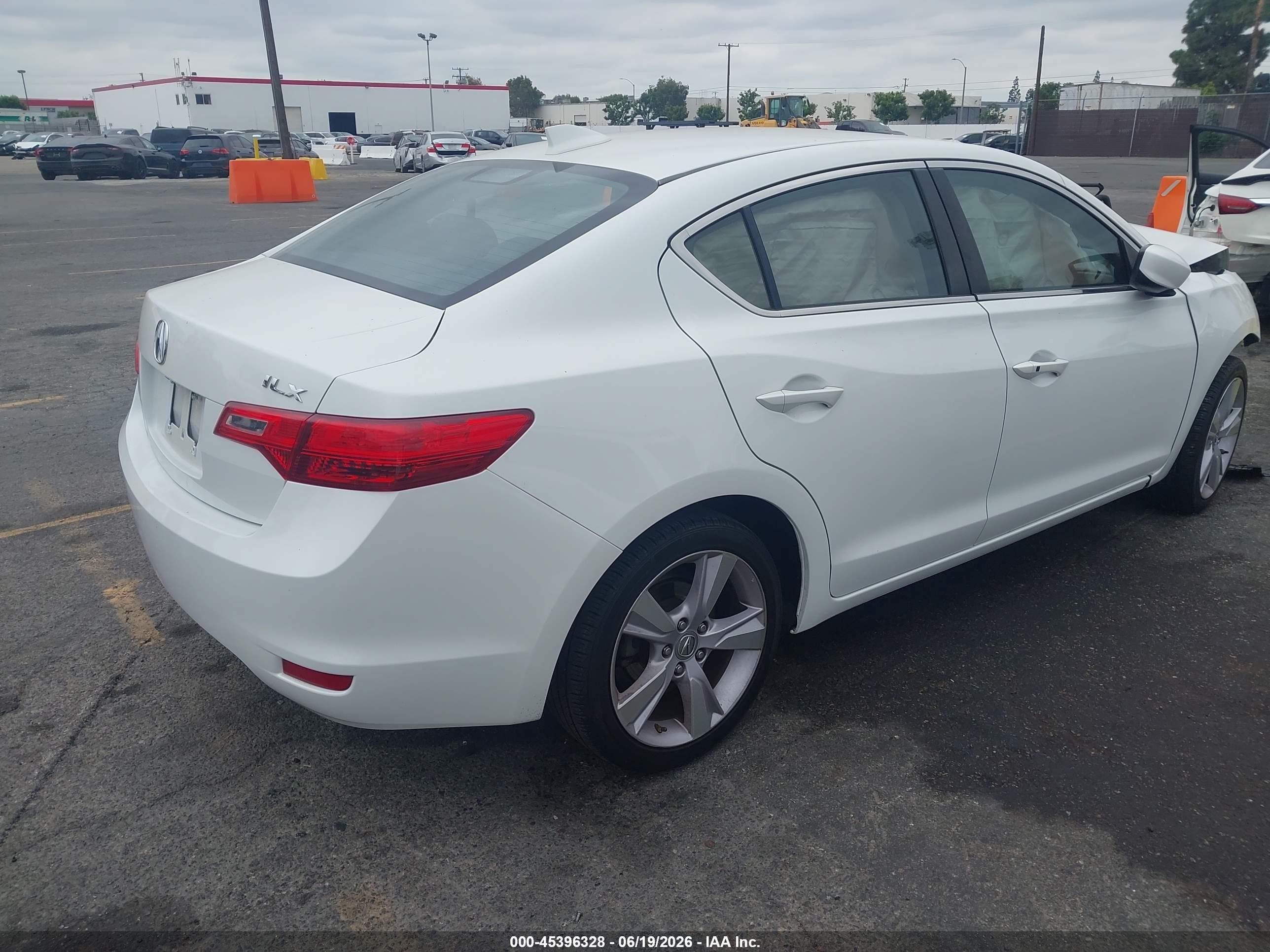 2015 Acura Ilx 2.0l White vin: 19VDE1F34FE001008