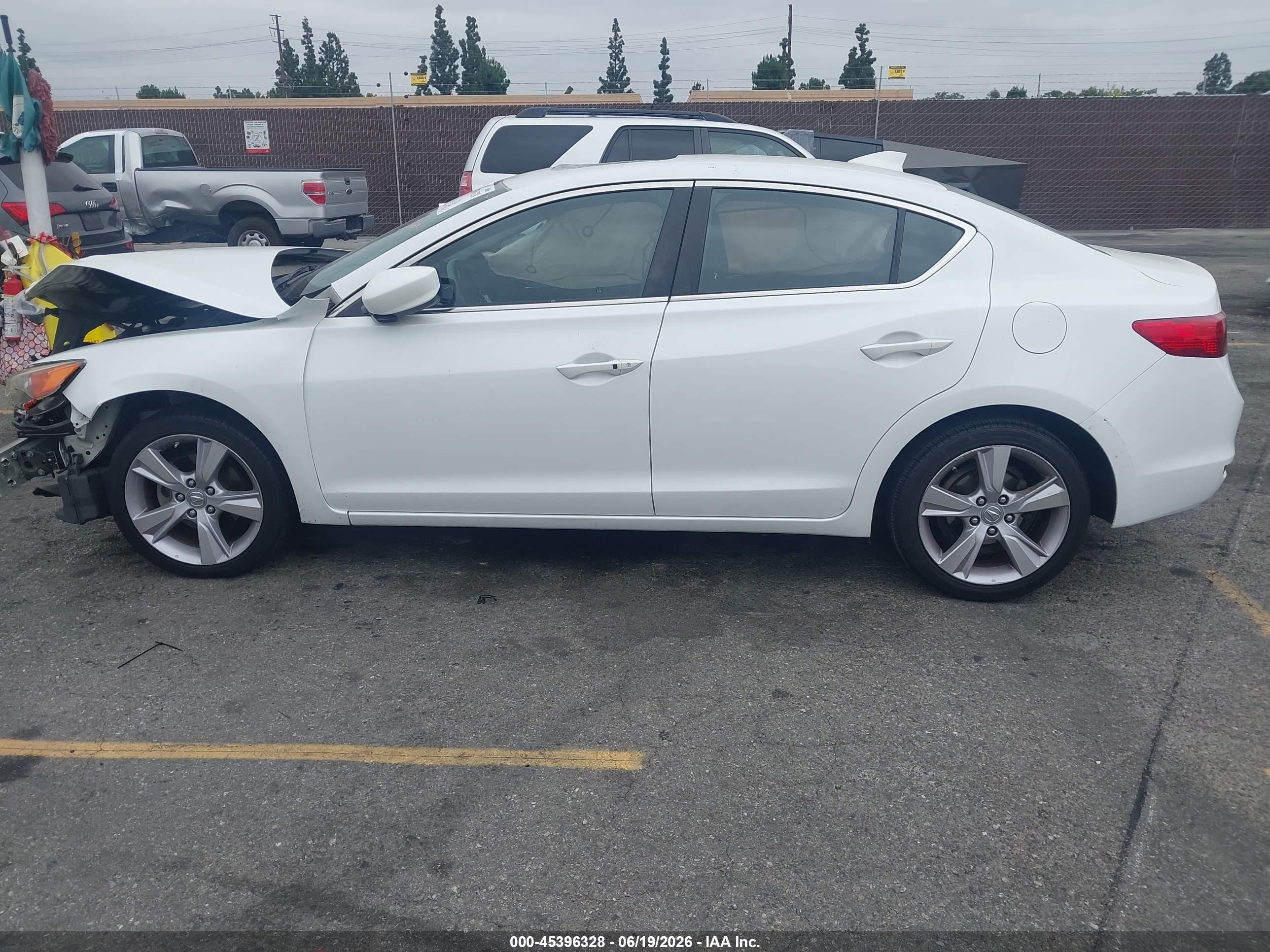 2015 Acura Ilx 2.0l White vin: 19VDE1F34FE001008