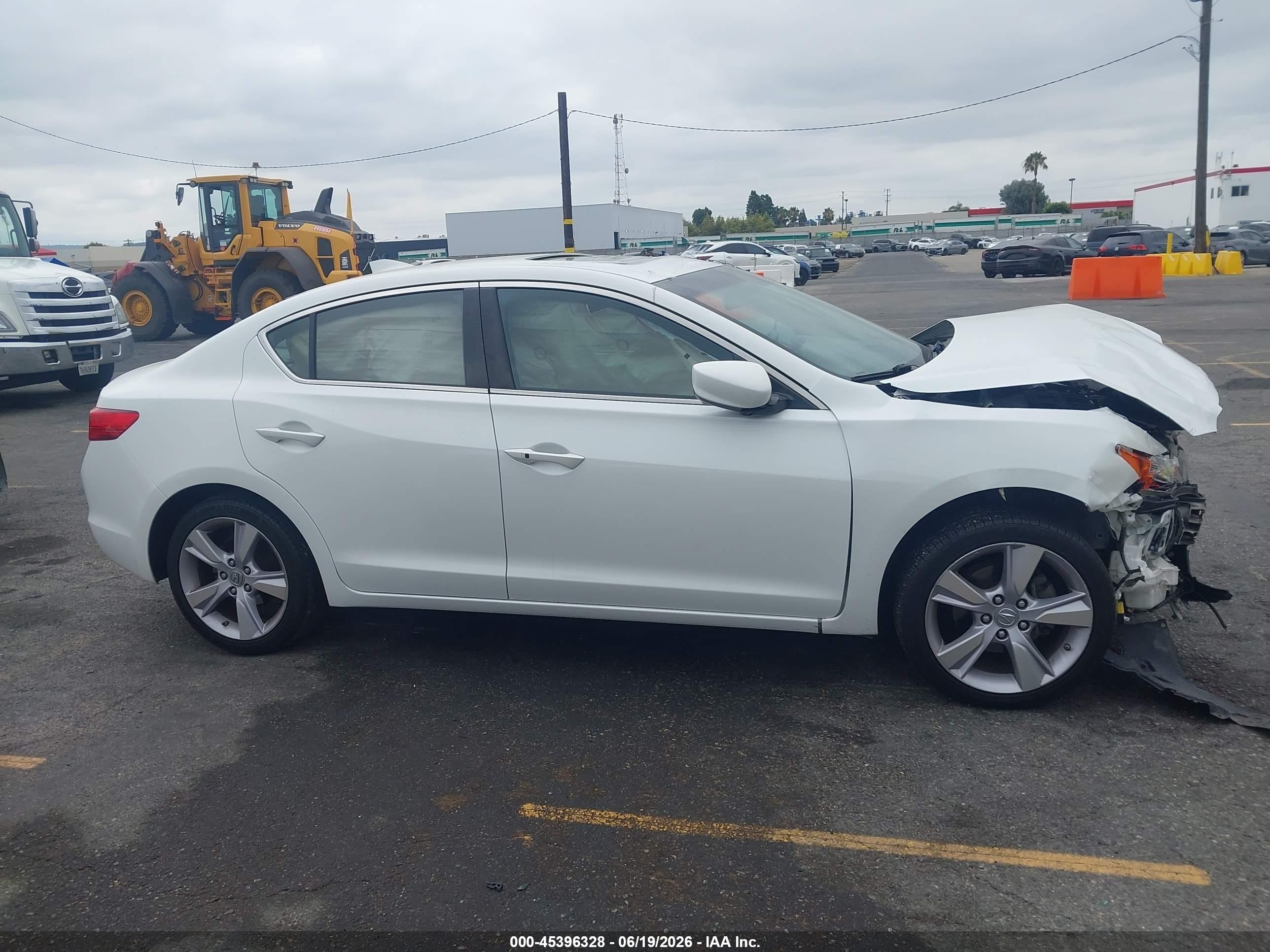 2015 Acura Ilx 2.0l White vin: 19VDE1F34FE001008
