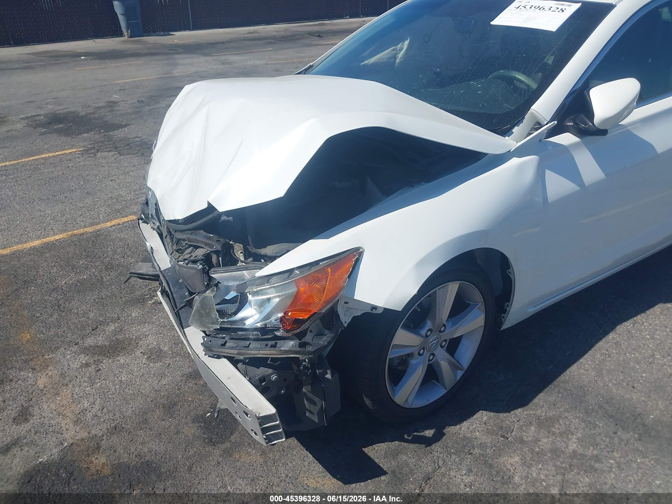 2015 Acura Ilx 2.0l White vin: 19VDE1F34FE001008