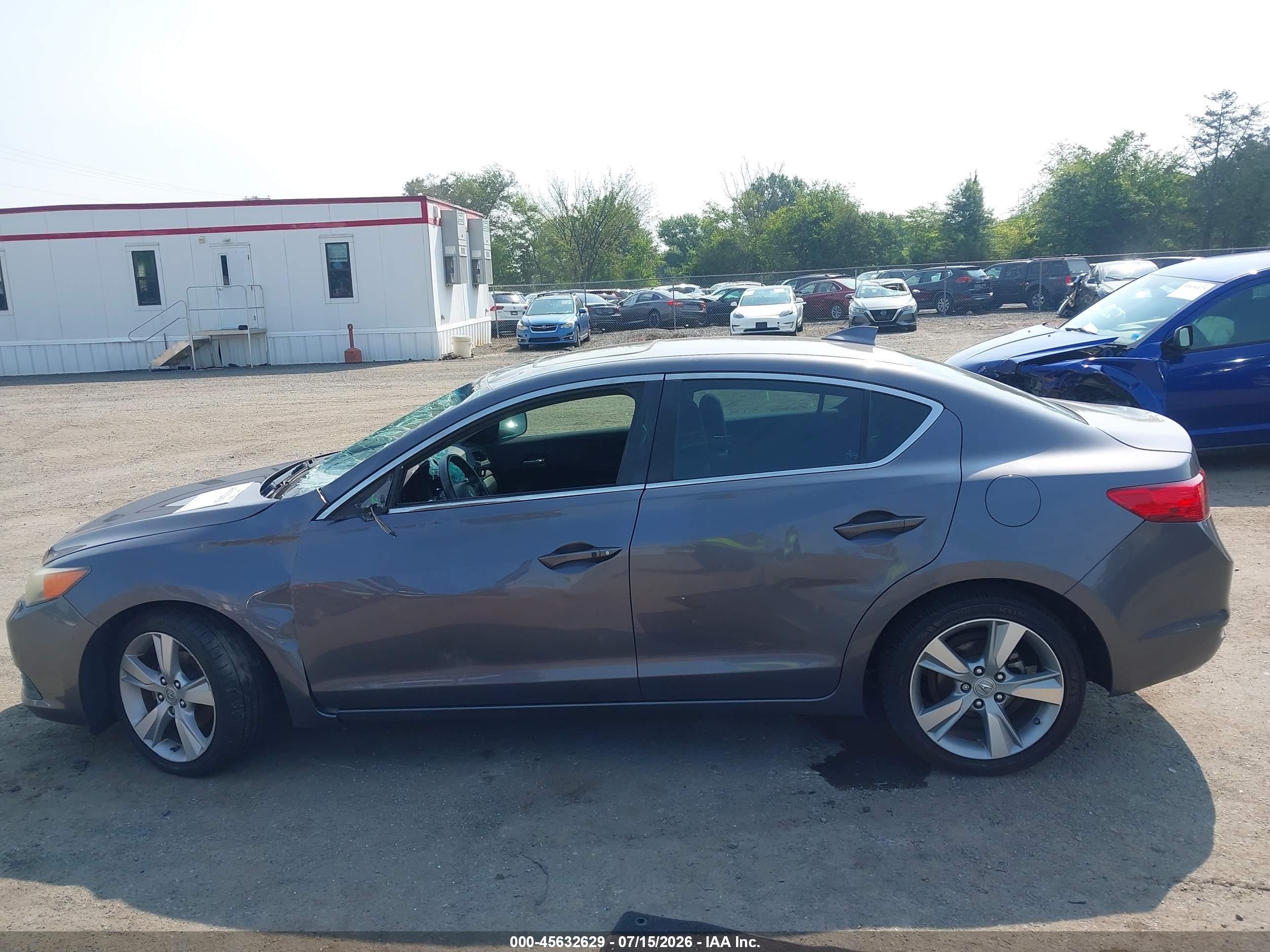 2015 Acura Ilx 2.0l Silver vin: 19VDE1F34FE002367