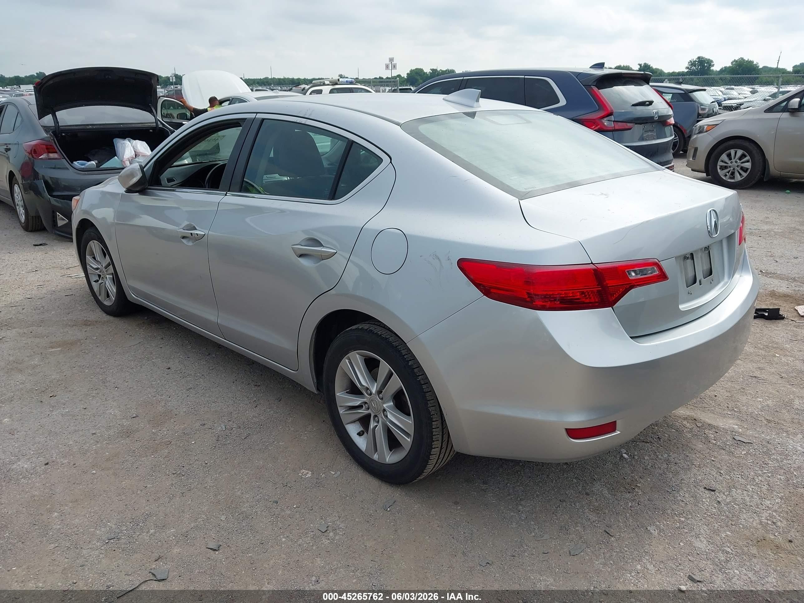 2013 Acura Ilx 2.0l Silver vin: 19VDE1F37DE021380