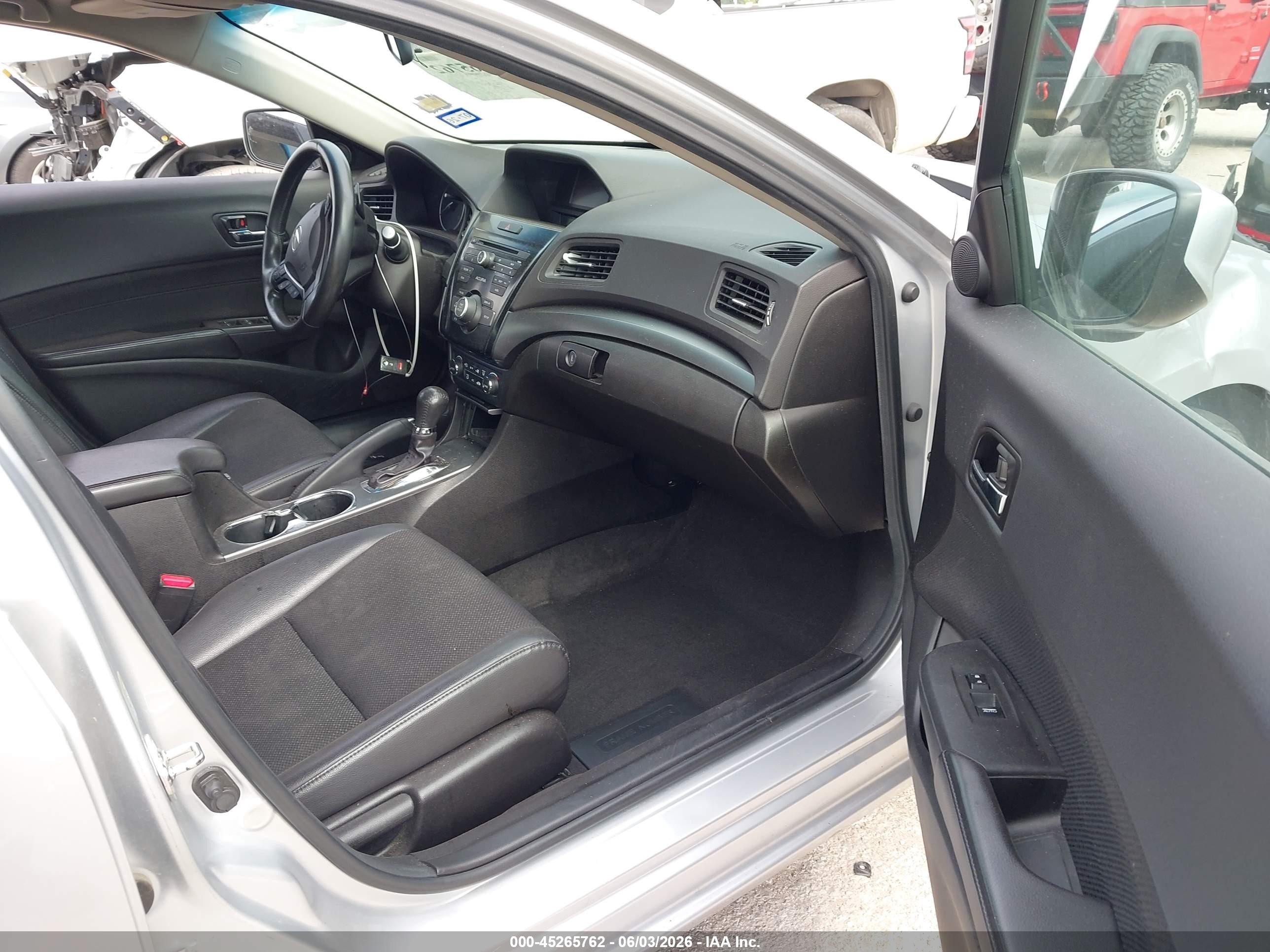 2013 Acura Ilx 2.0l Silver vin: 19VDE1F37DE021380