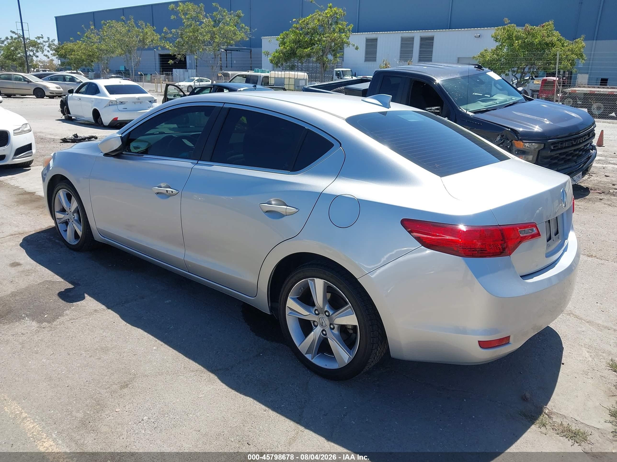 2014 Acura Ilx 2.0l Silver vin: 19VDE1F37EE014530