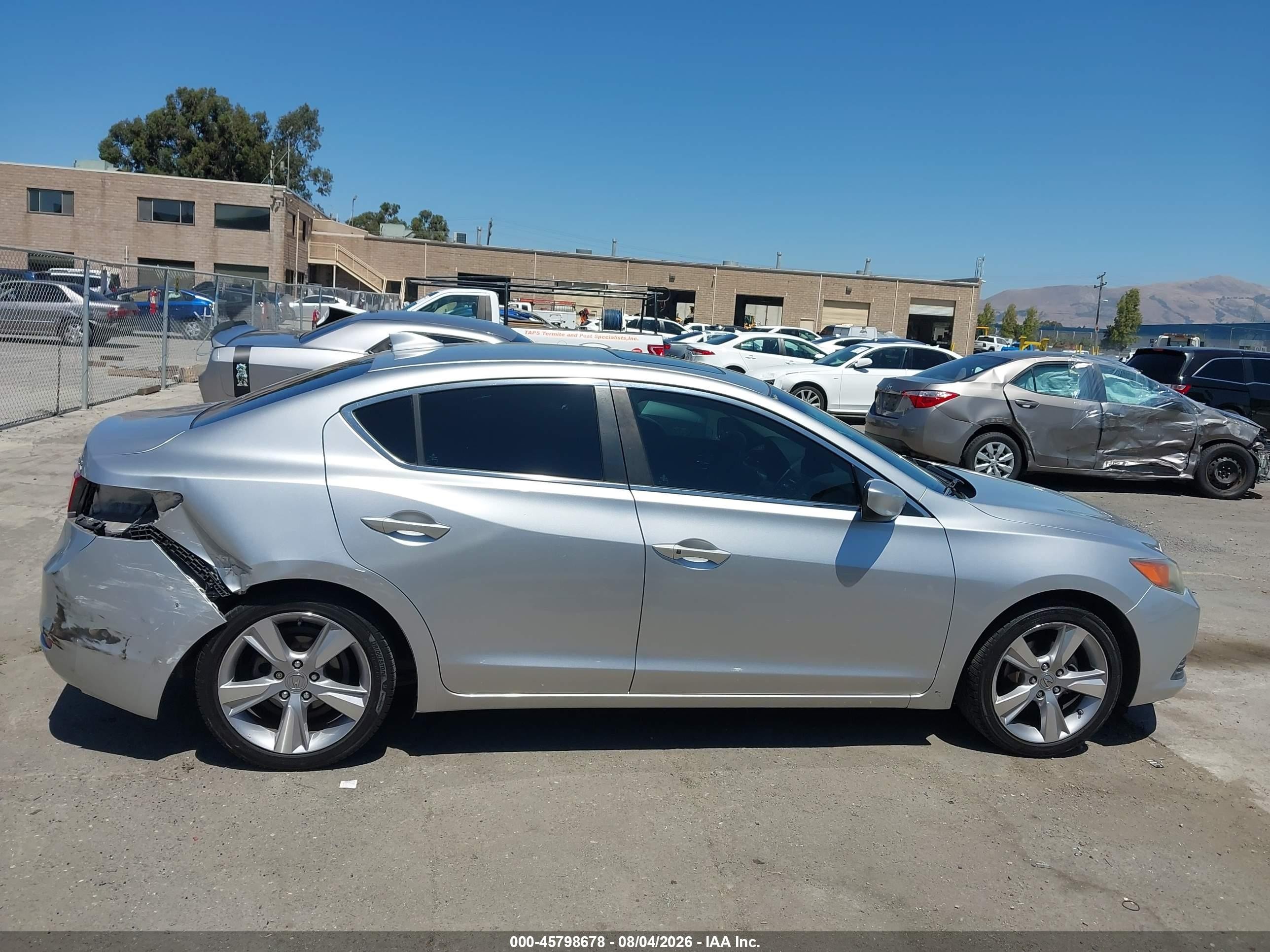 2014 Acura Ilx 2.0l Silver vin: 19VDE1F37EE014530