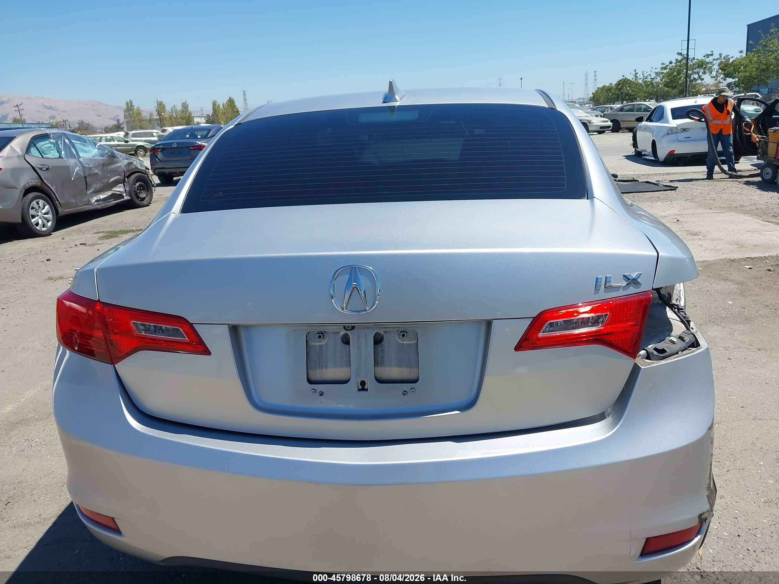 2014 Acura Ilx 2.0l Silver vin: 19VDE1F37EE014530