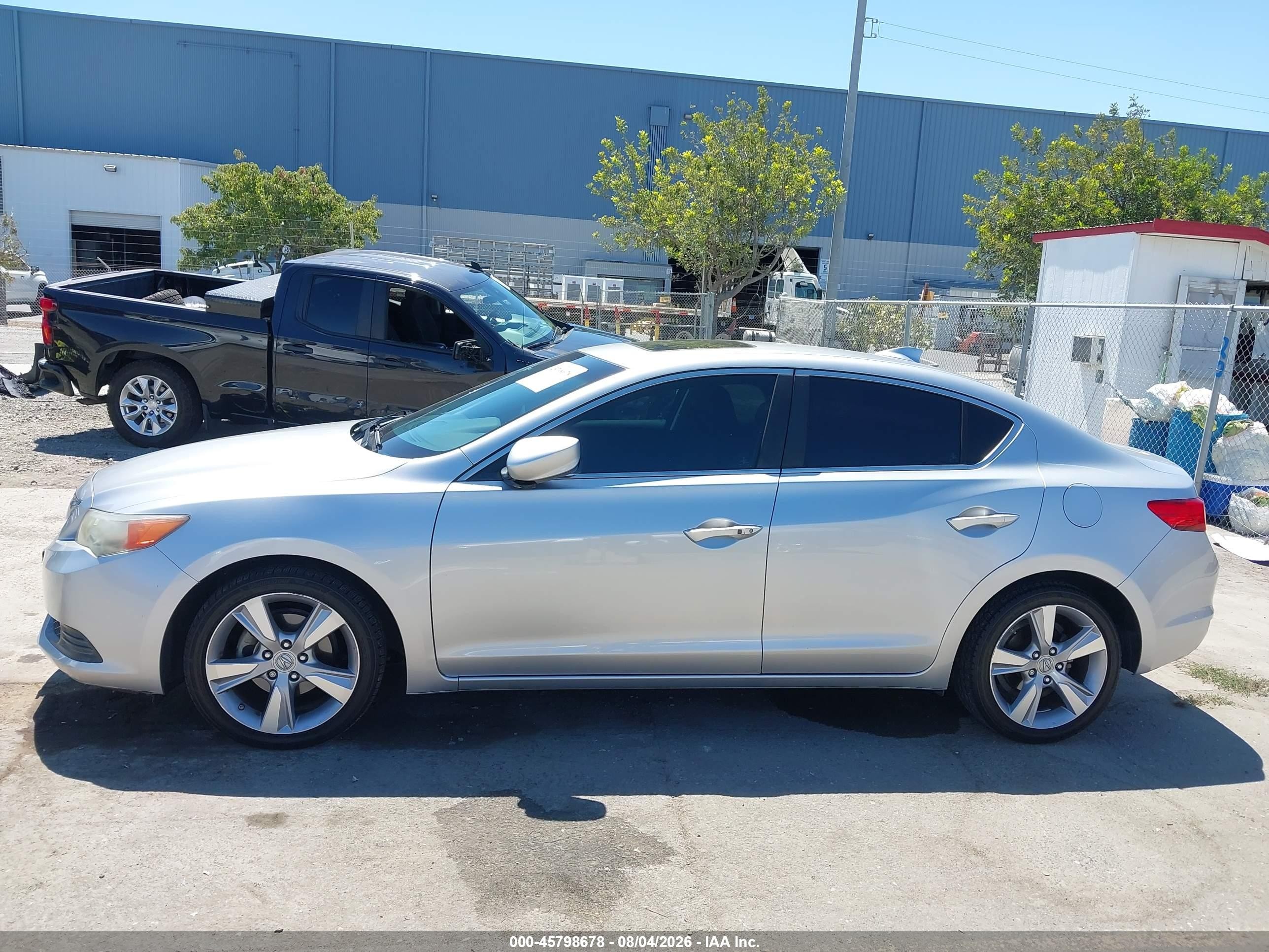 2014 Acura Ilx 2.0l Silver vin: 19VDE1F37EE014530