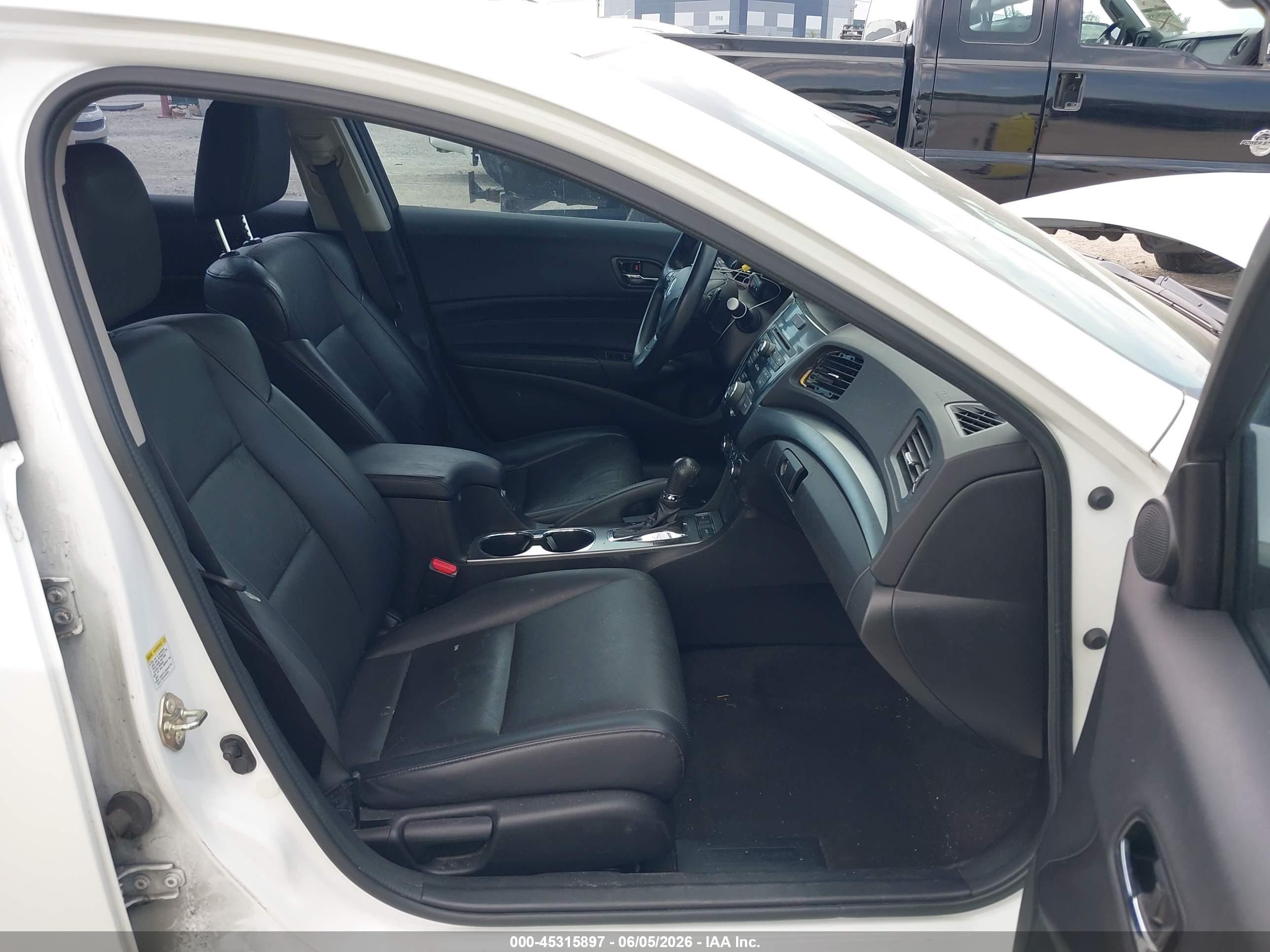 2014 Acura Ilx 2.0l White vin: 19VDE1F38EE006355