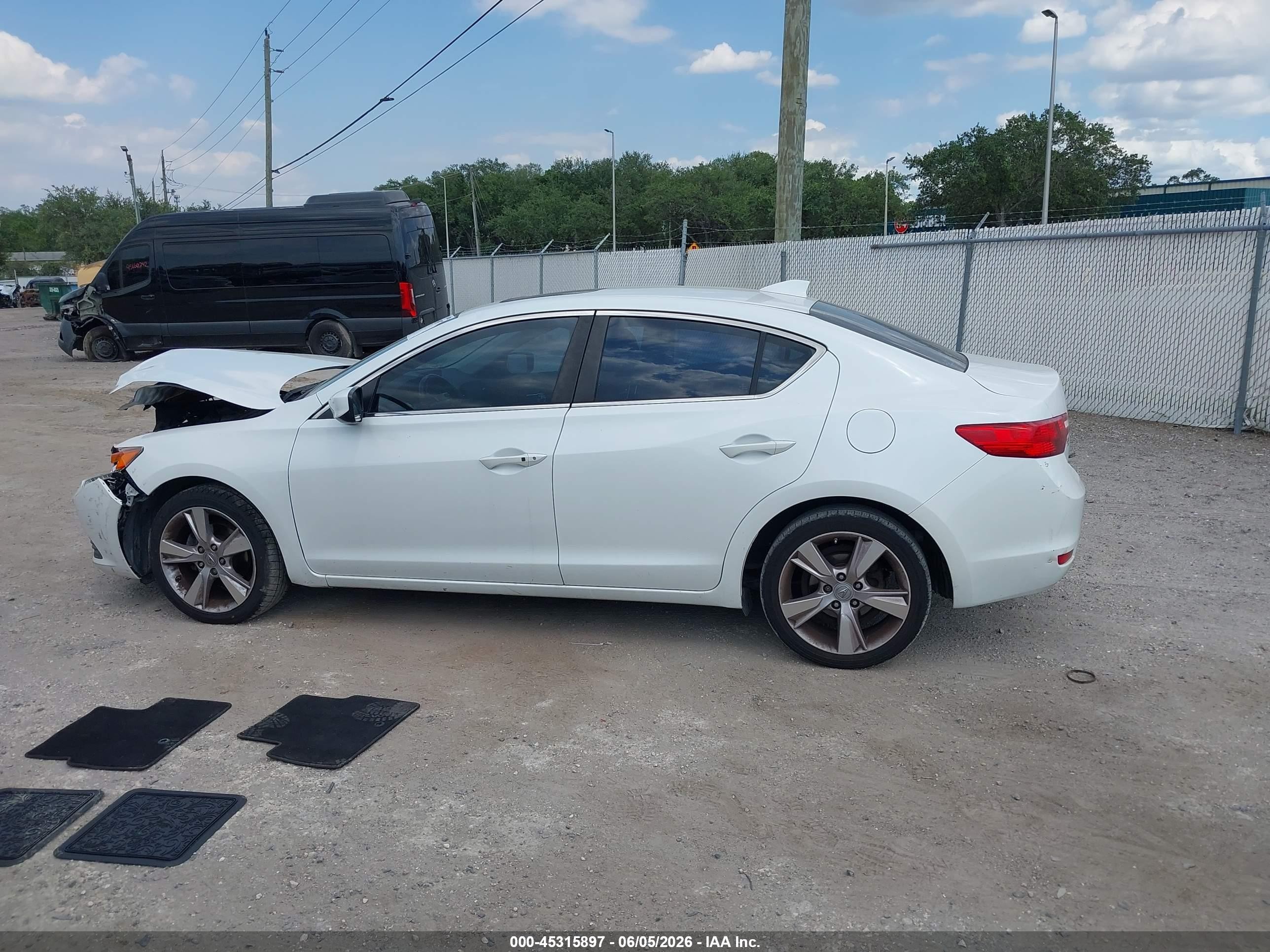 2014 Acura Ilx 2.0l White vin: 19VDE1F38EE006355