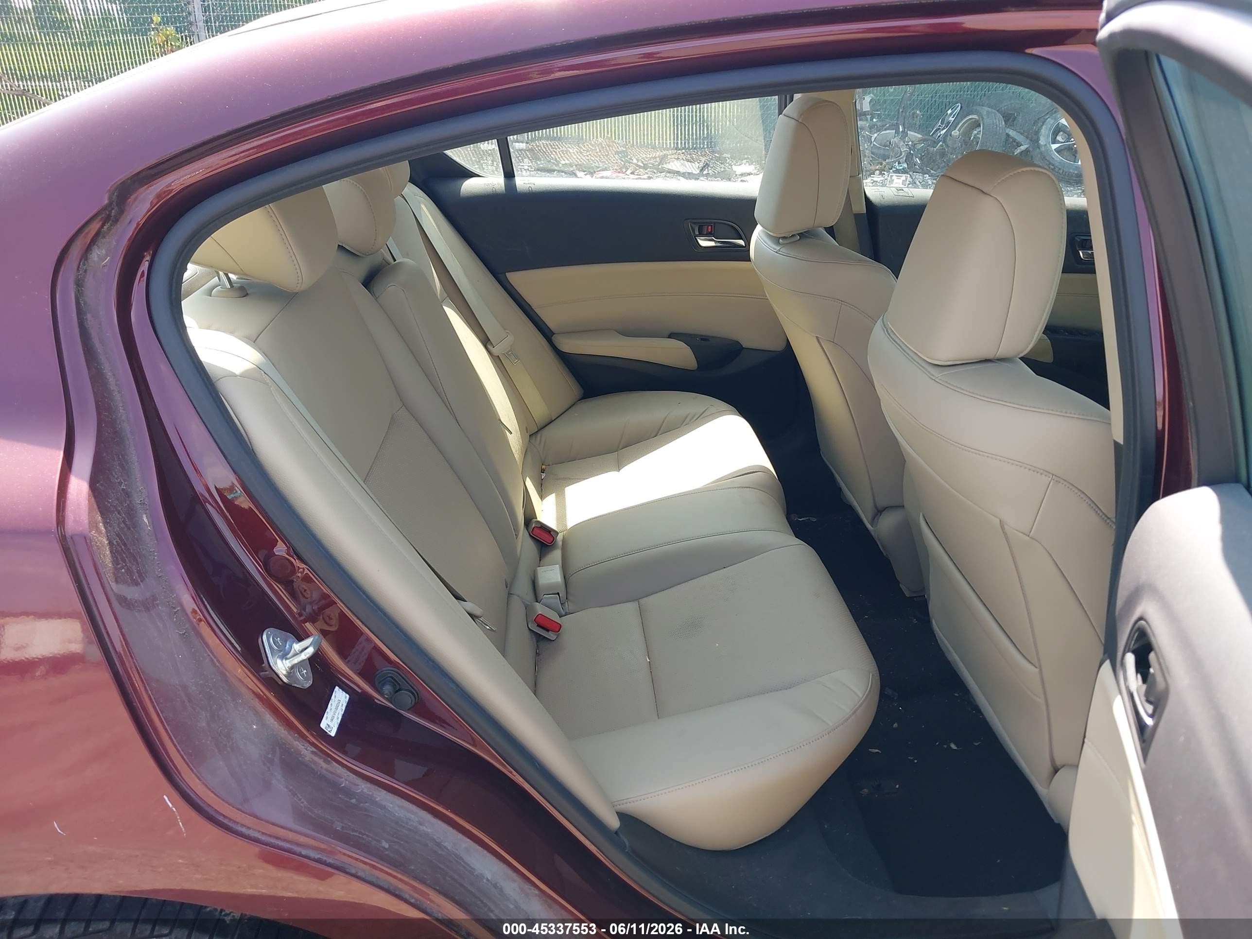 2013 Acura Ilx 20 Premium Burgundy vin: 19VDE1F51DE022476
