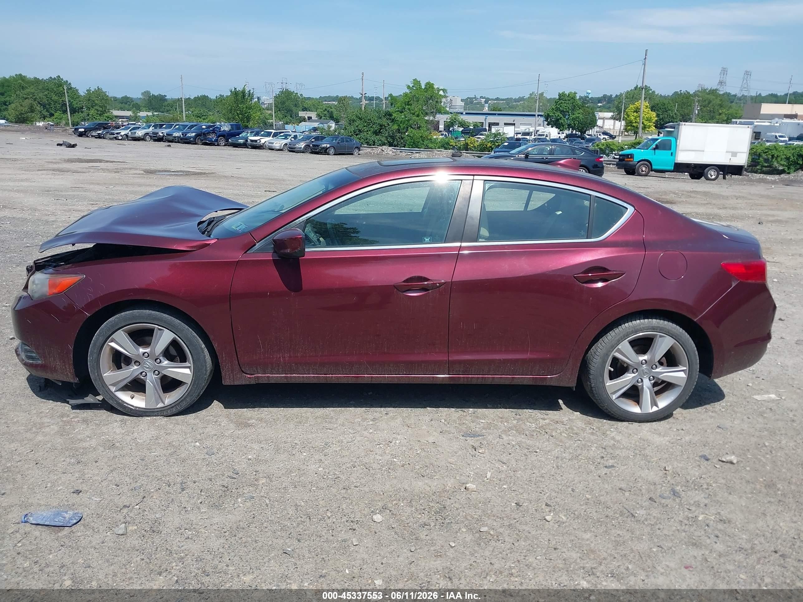 2013 Acura Ilx 20 Premium Burgundy vin: 19VDE1F51DE022476