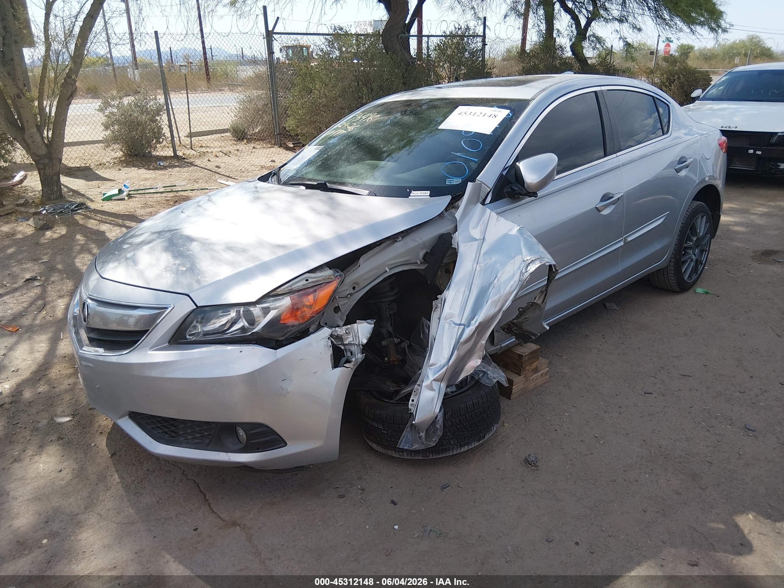 2013 Acura Ilx 2.0l Silver vin: 19VDE1F52DE010918