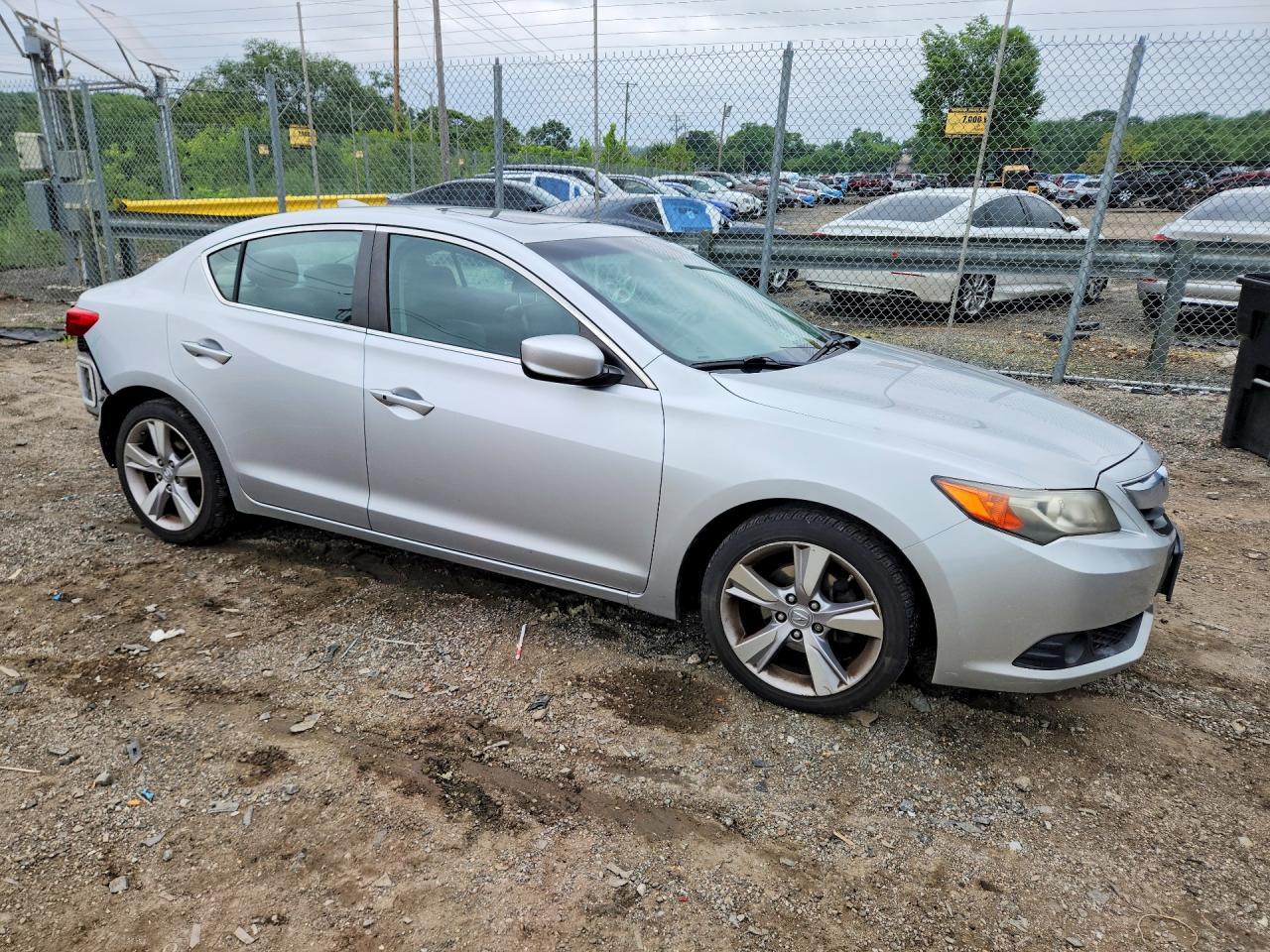 2014 Acura Ilx 20 Premium Silver vin: 19VDE1F53EE007639