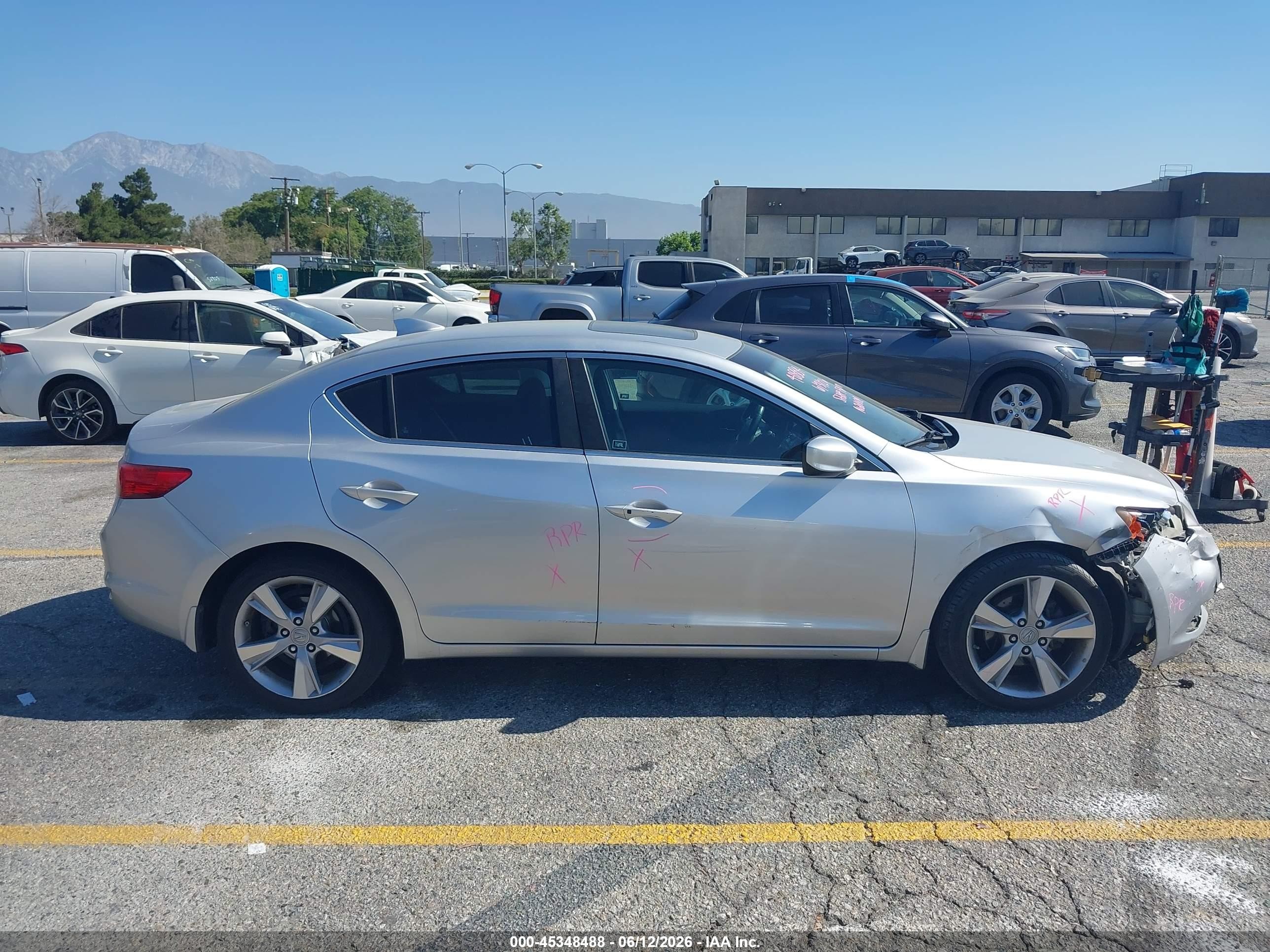 2013 Acura Ilx 2.0l Silver vin: 19VDE1F56DE018522