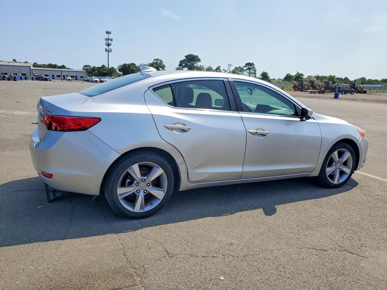 2014 Acura Ilx 20 Premium Silver vin: 19VDE1F58EE001237