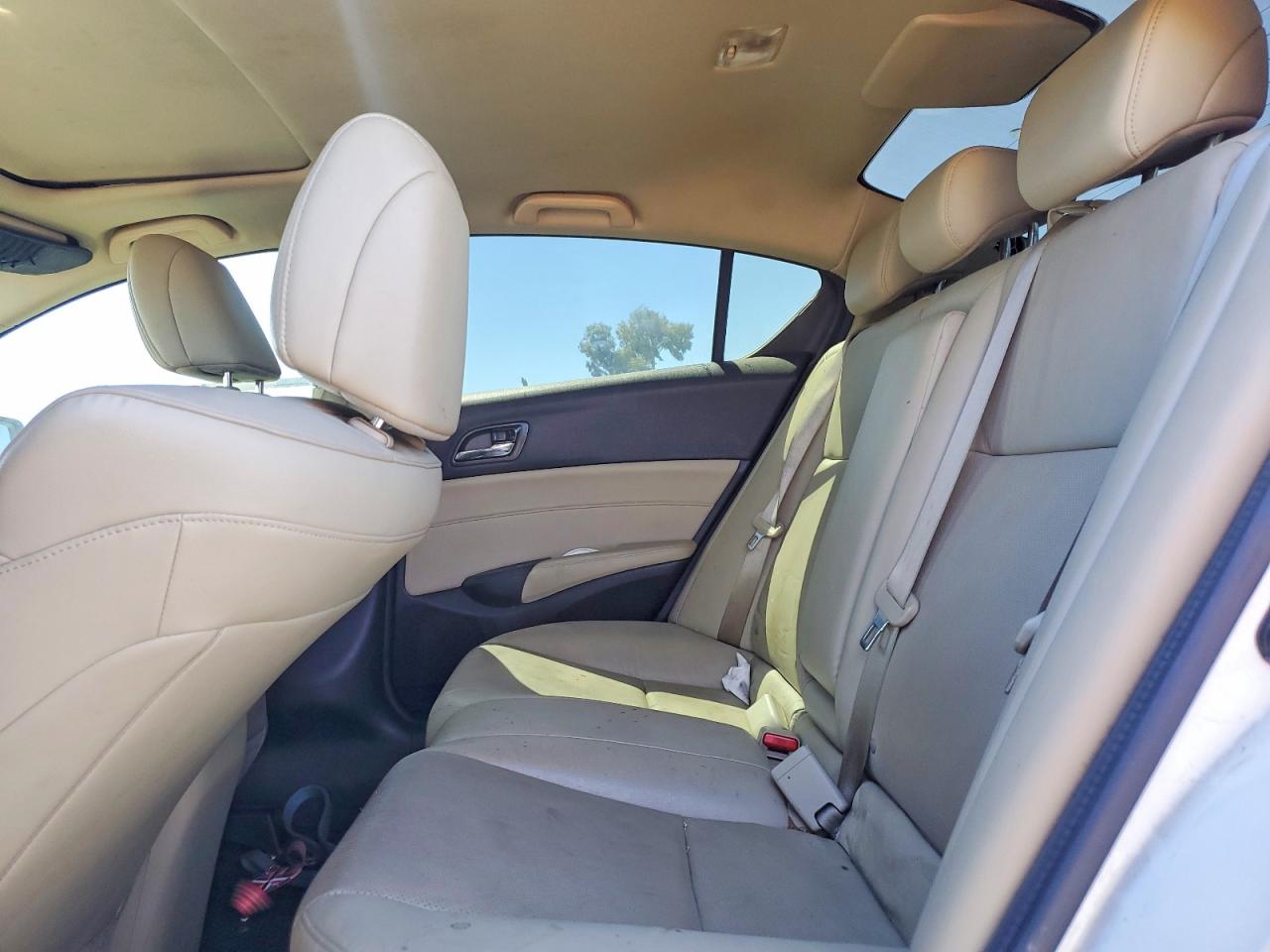 2014 Acura Ilx 20 Premium White vin: 19VDE1F5XEE007444