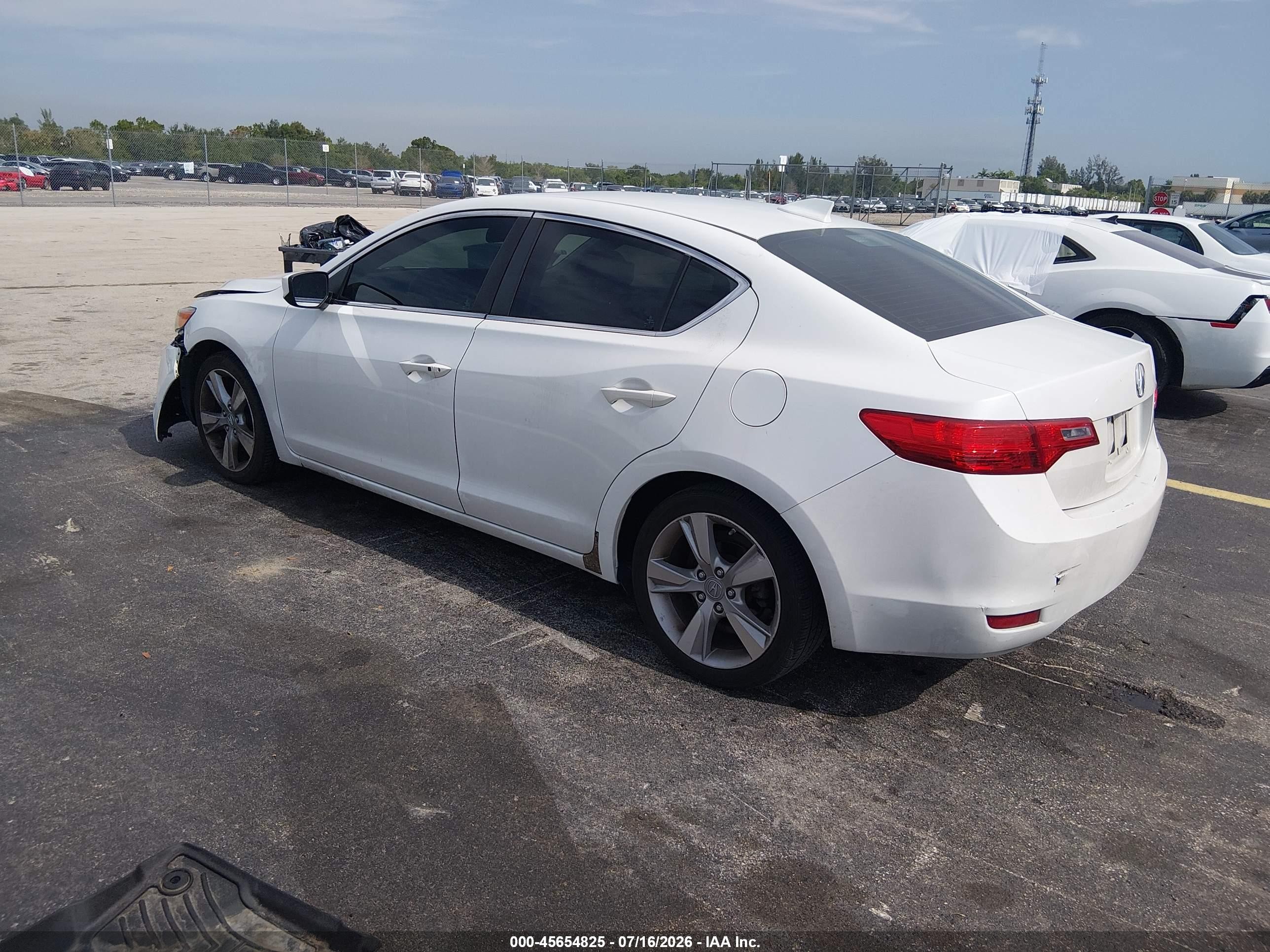2014 Acura Ilx 2.0l White vin: 19VDE1F71EE003753