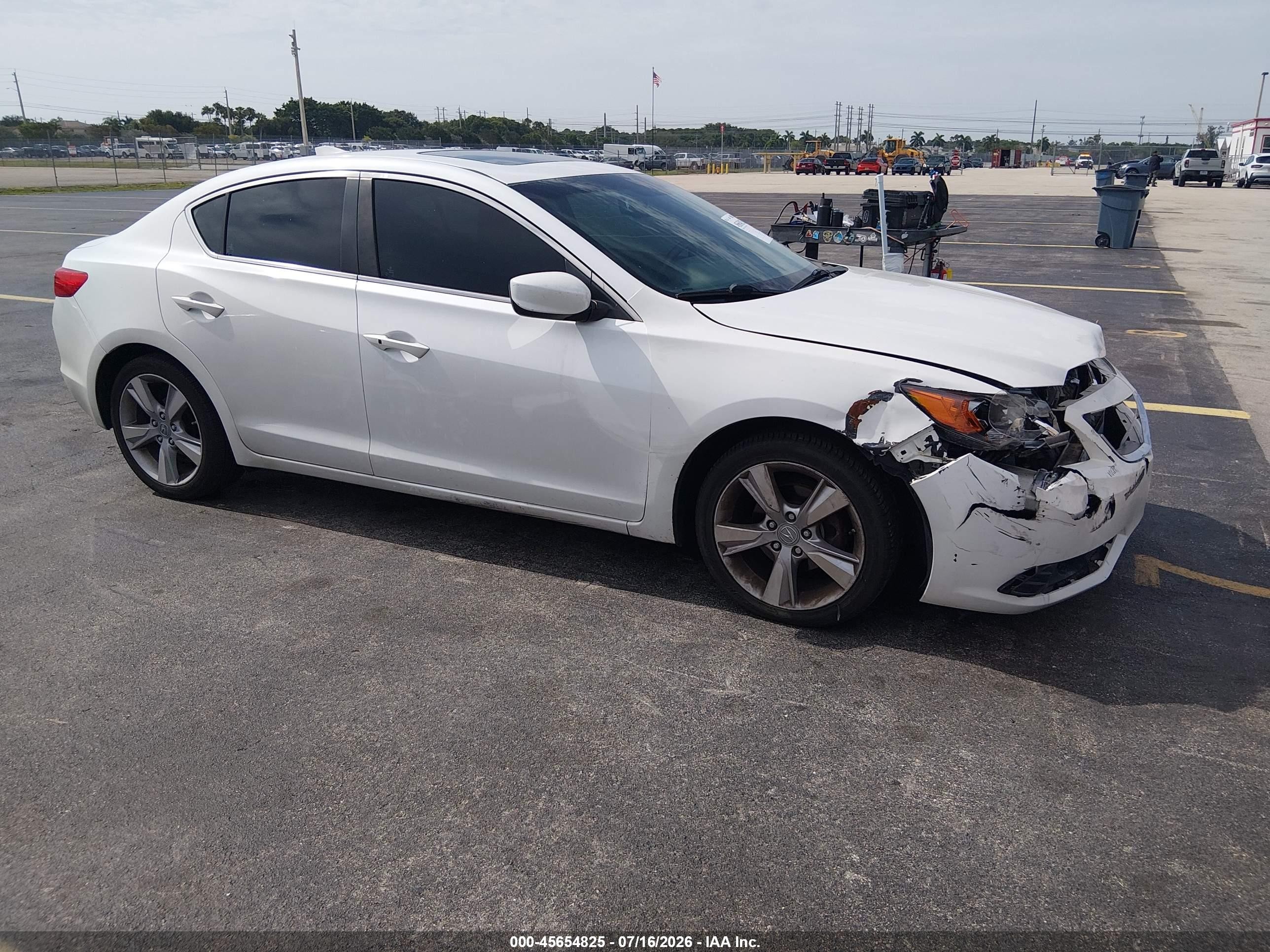 2014 Acura Ilx 2.0l White vin: 19VDE1F71EE003753