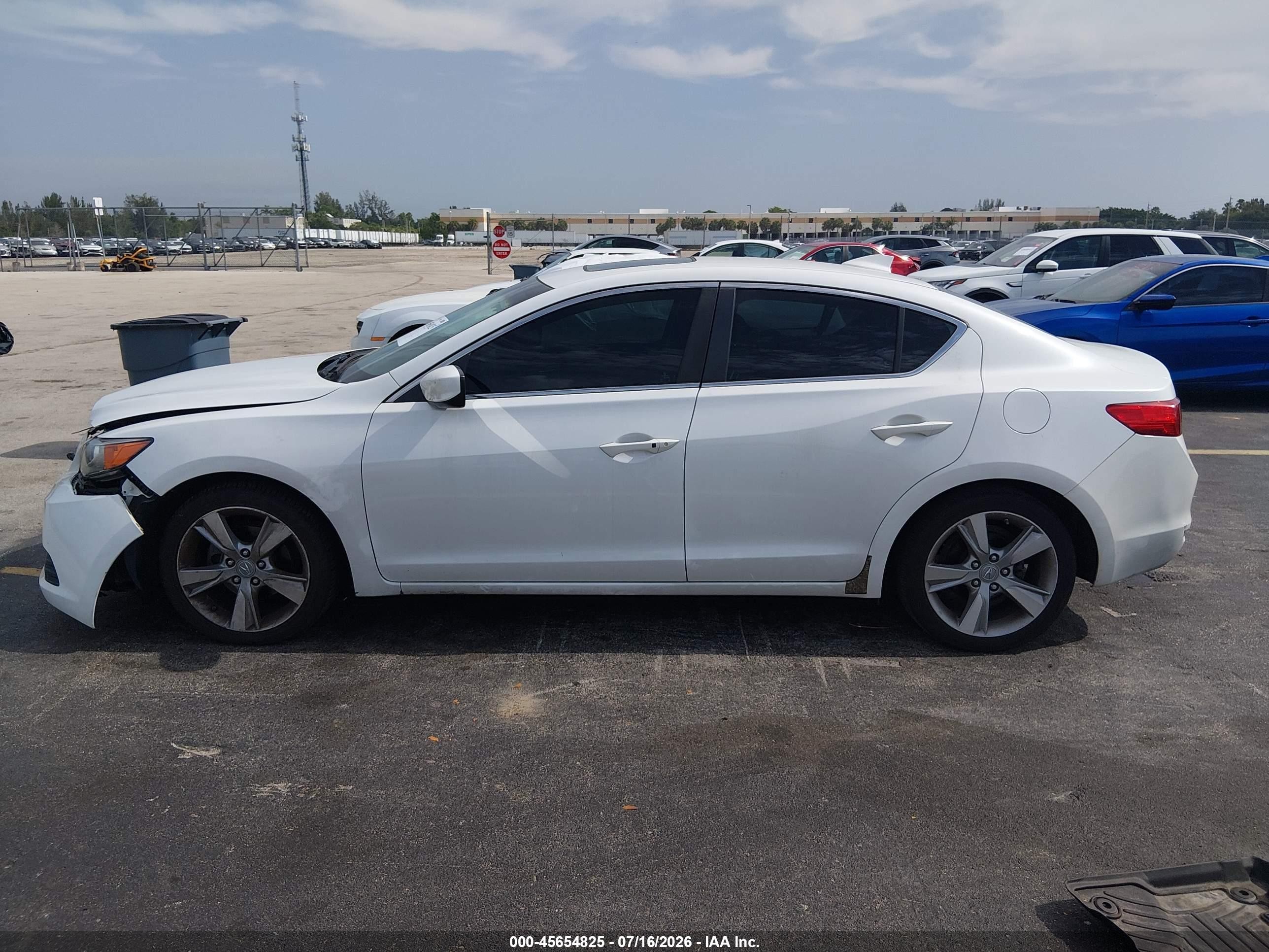 2014 Acura Ilx 2.0l White vin: 19VDE1F71EE003753