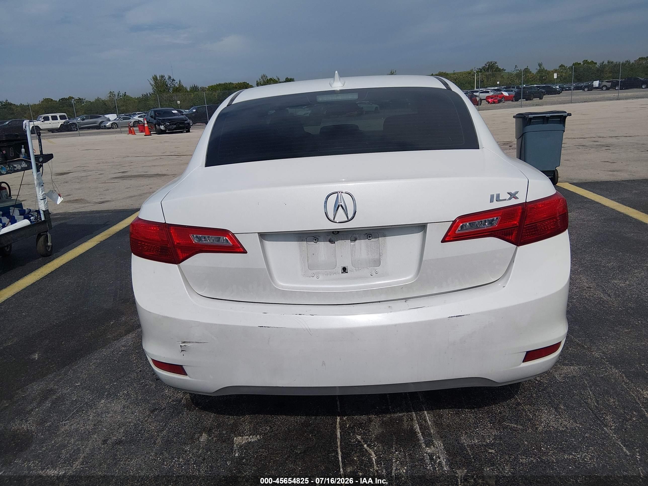 2014 Acura Ilx 2.0l White vin: 19VDE1F71EE003753