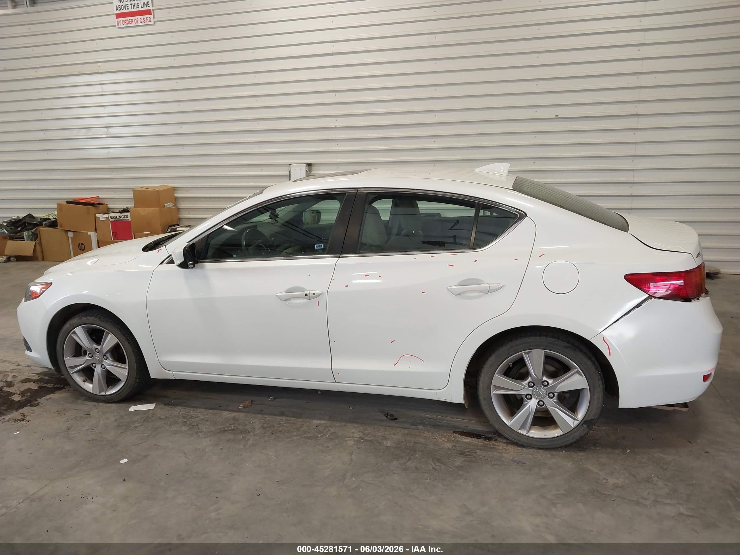 2014 Acura Ilx 2.0l White vin: 19VDE1F73EE014561