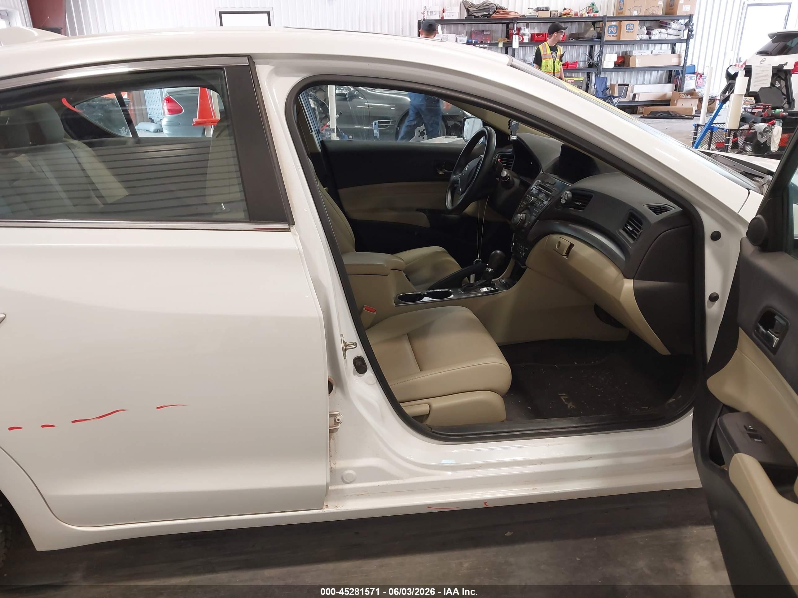 2014 Acura Ilx 2.0l White vin: 19VDE1F73EE014561