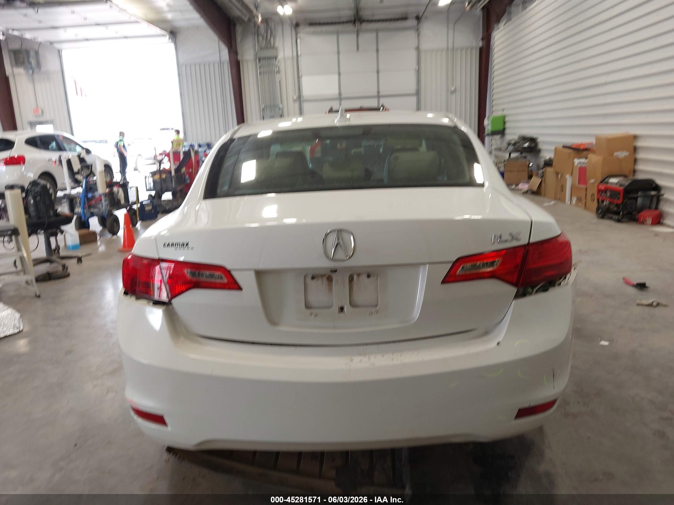 2014 Acura Ilx 2.0l White vin: 19VDE1F73EE014561