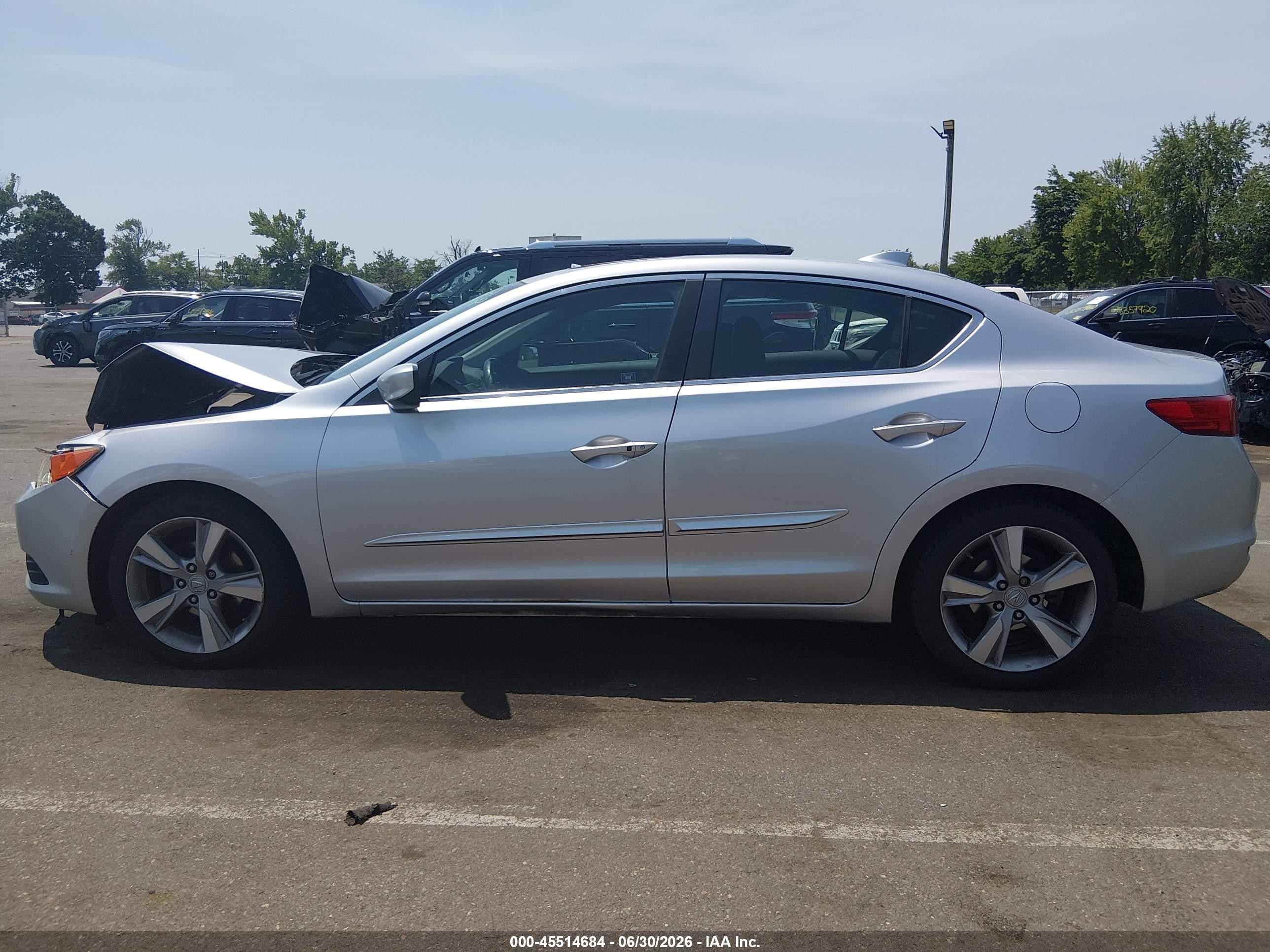 2013 Acura Ilx 2.0l Silver vin: 19VDE1F76DE012348