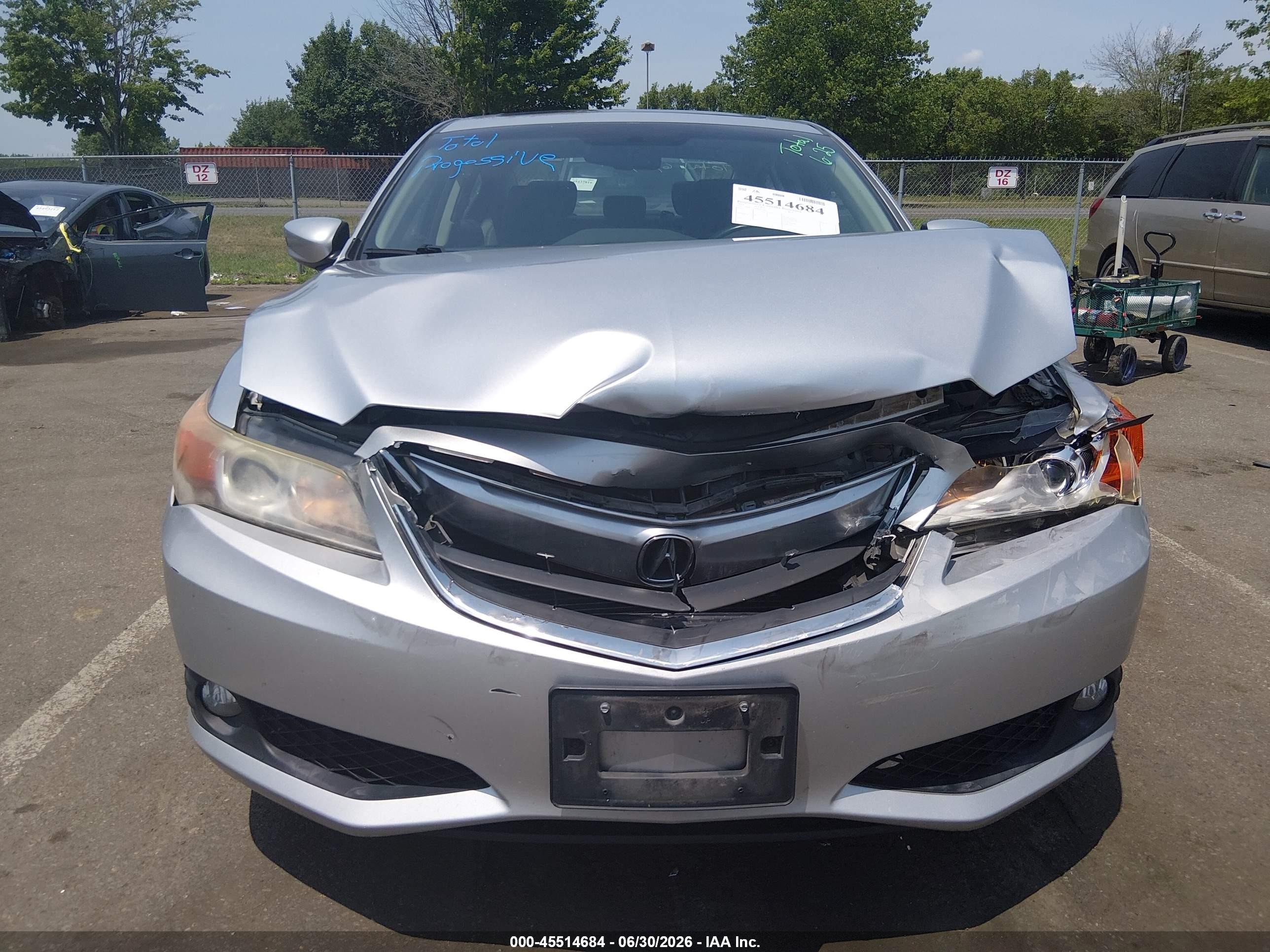2013 Acura Ilx 2.0l Silver vin: 19VDE1F76DE012348