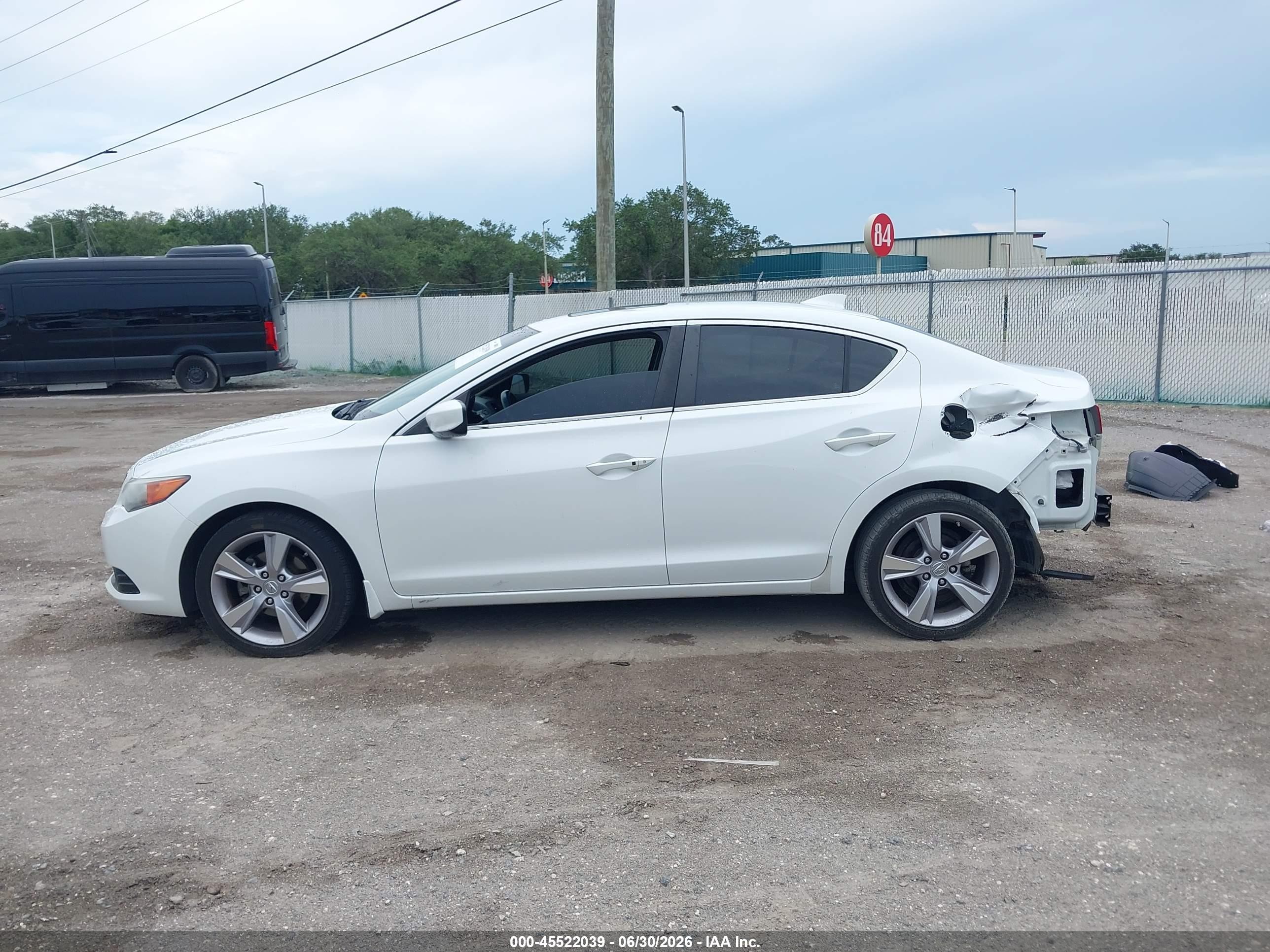 2014 Acura Ilx 2.0l White vin: 19VDE1F78EE013549