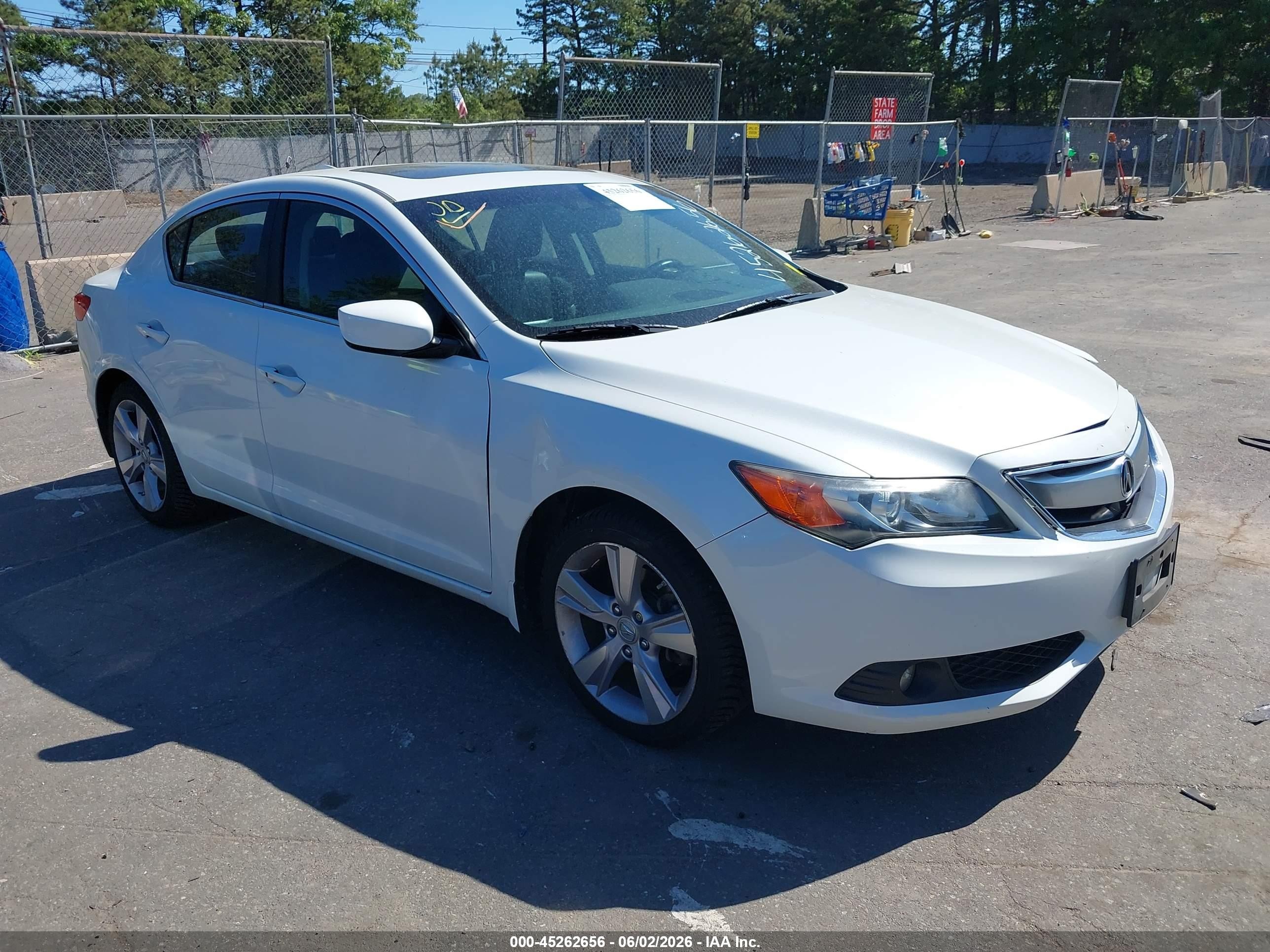 2015 Acura Ilx 2.4l White vin: 19VDE2E52FE000092