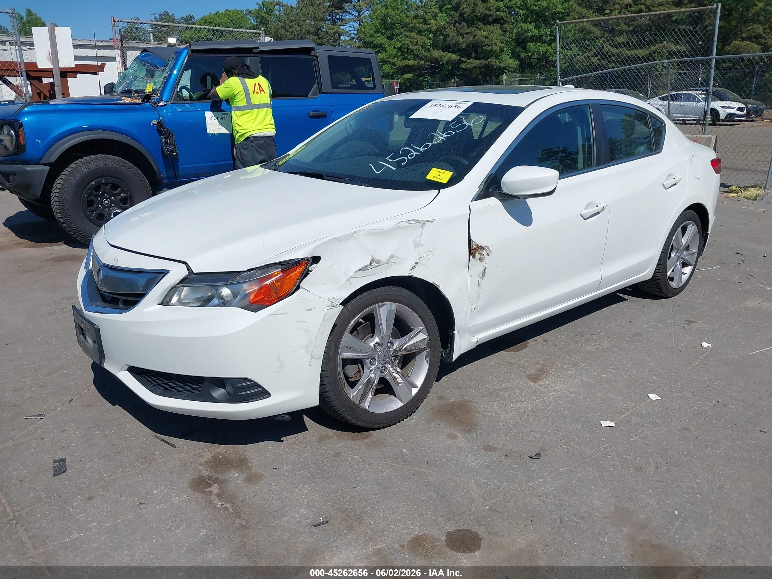 2015 Acura Ilx 2.4l White vin: 19VDE2E52FE000092