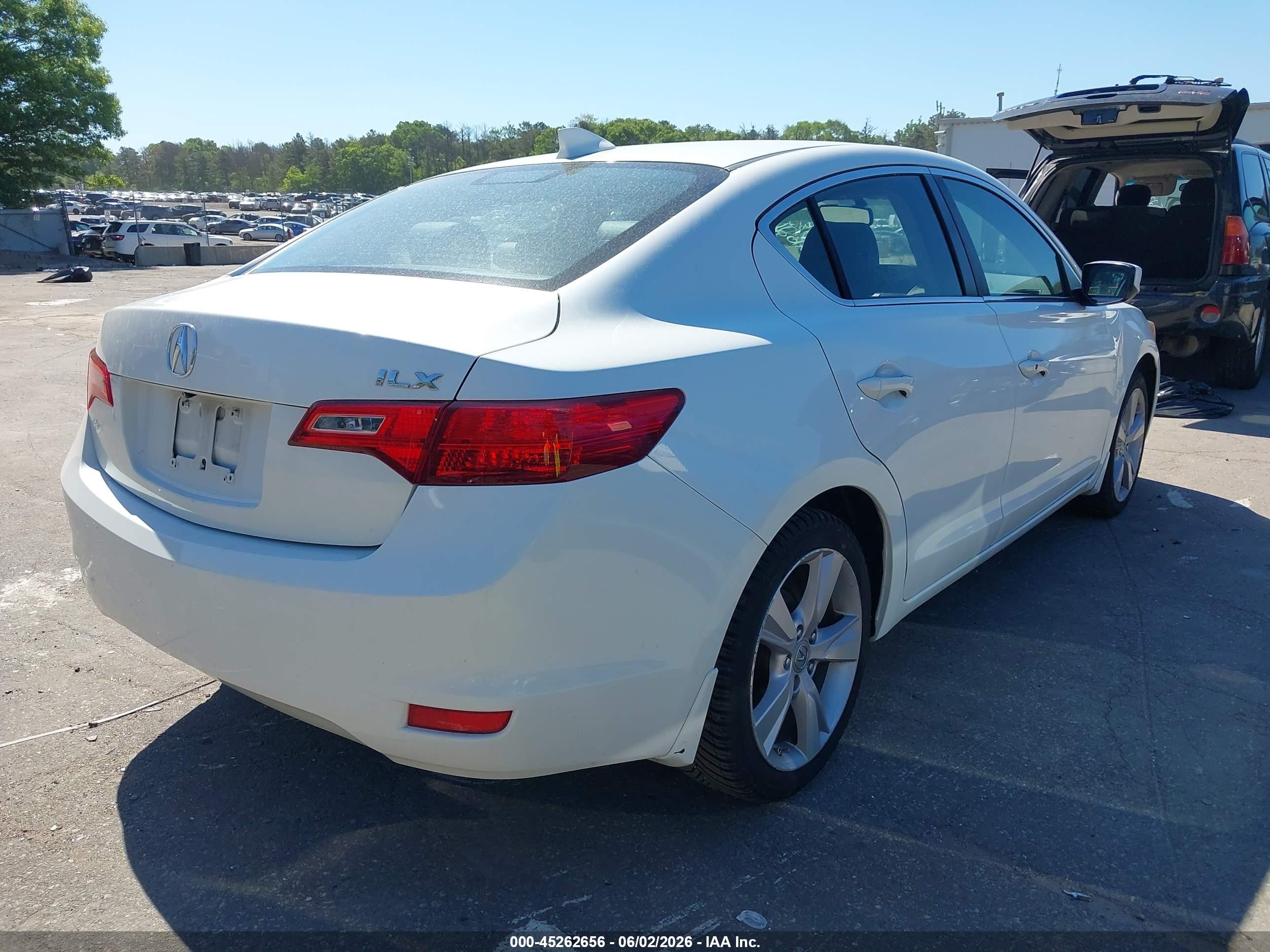 2015 Acura Ilx 2.4l White vin: 19VDE2E52FE000092