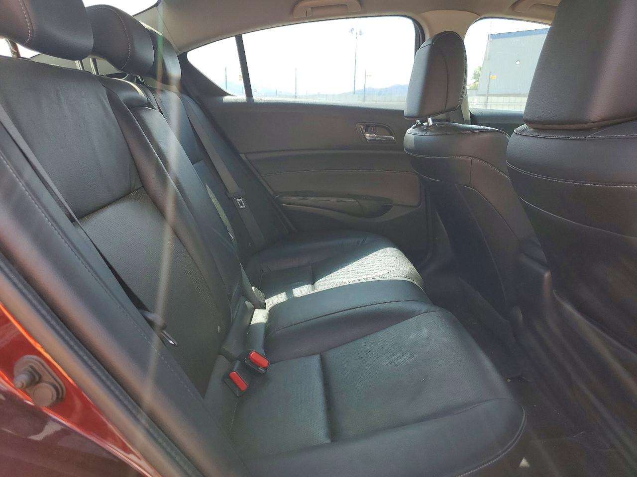 2015 Acura Ilx 24 Premium Burgundy vin: 19VDE2E57FE000072
